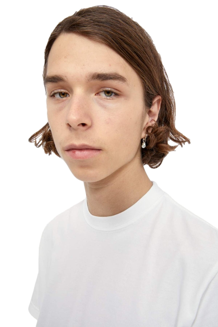 Hvite Livid Richmond 2-pack T-skjorter vist på en flat lay, med fokus på stoff og enkel design.