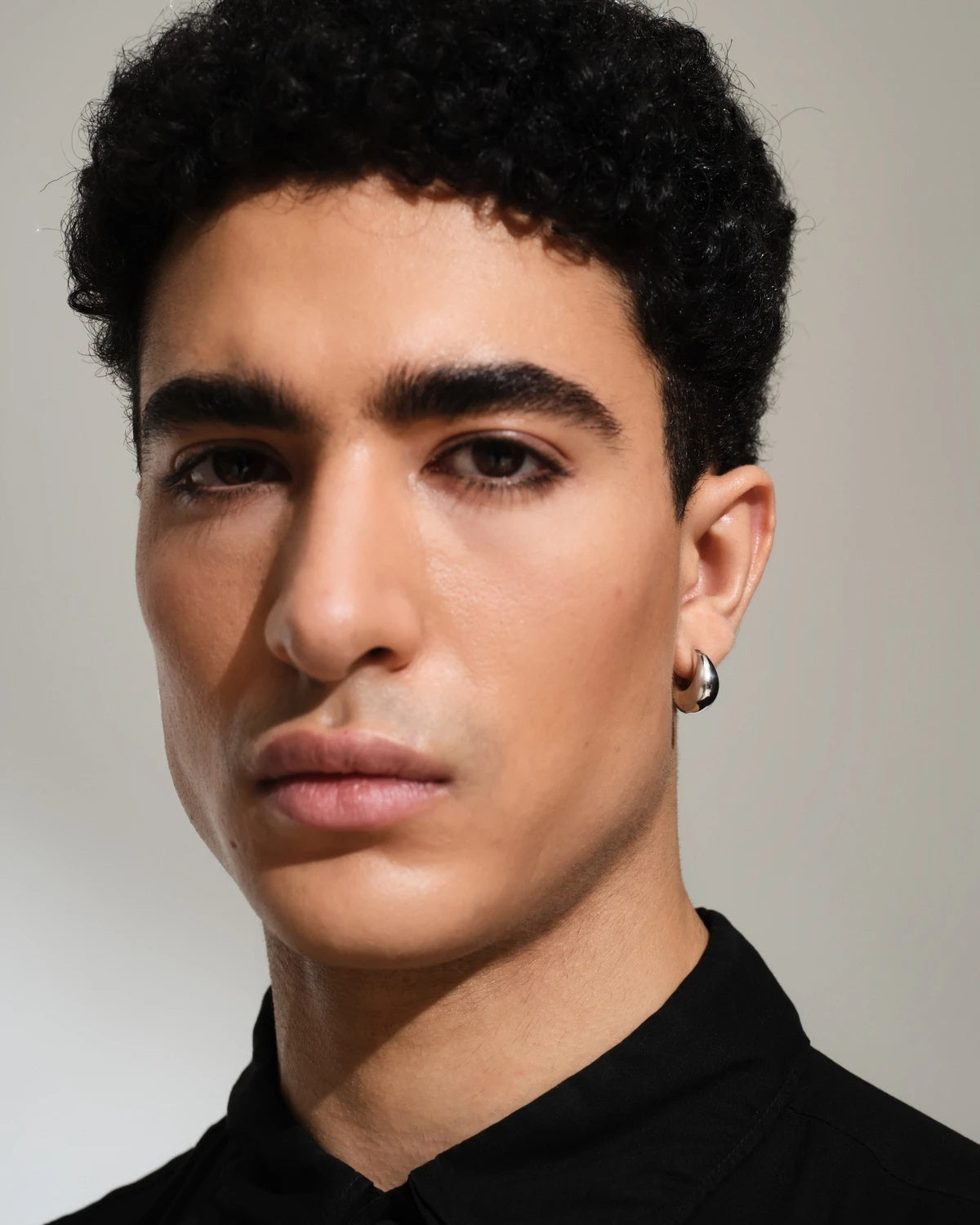 Tom Wood Bao Hoops Small Øredobber Sølv - modostore.no