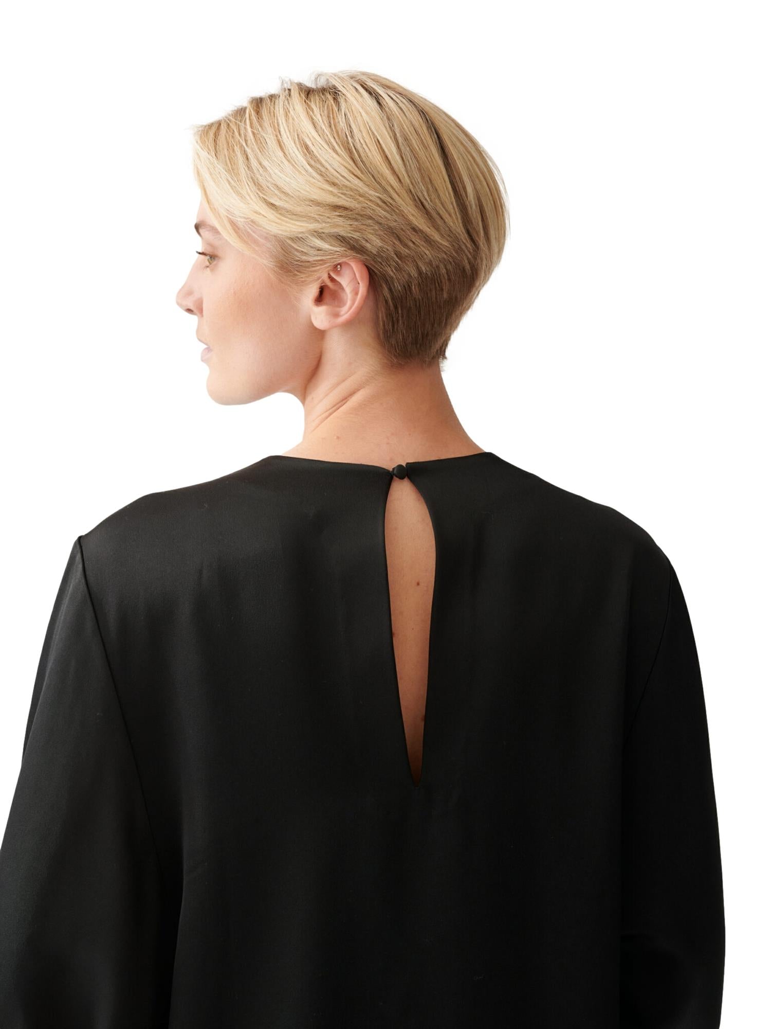 Julie Josephine Satin Bell Sleeve Blouse Skjorte Sort - modostore.no