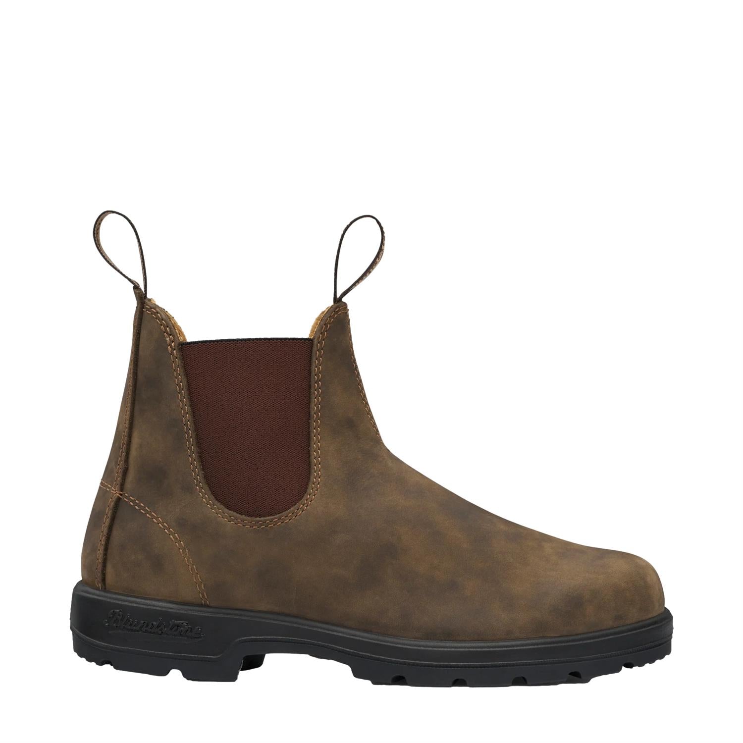 Brun melert Blundstone Chelsea boots for menn, vises i nærbilde med fokus på skoens stil og tekstur