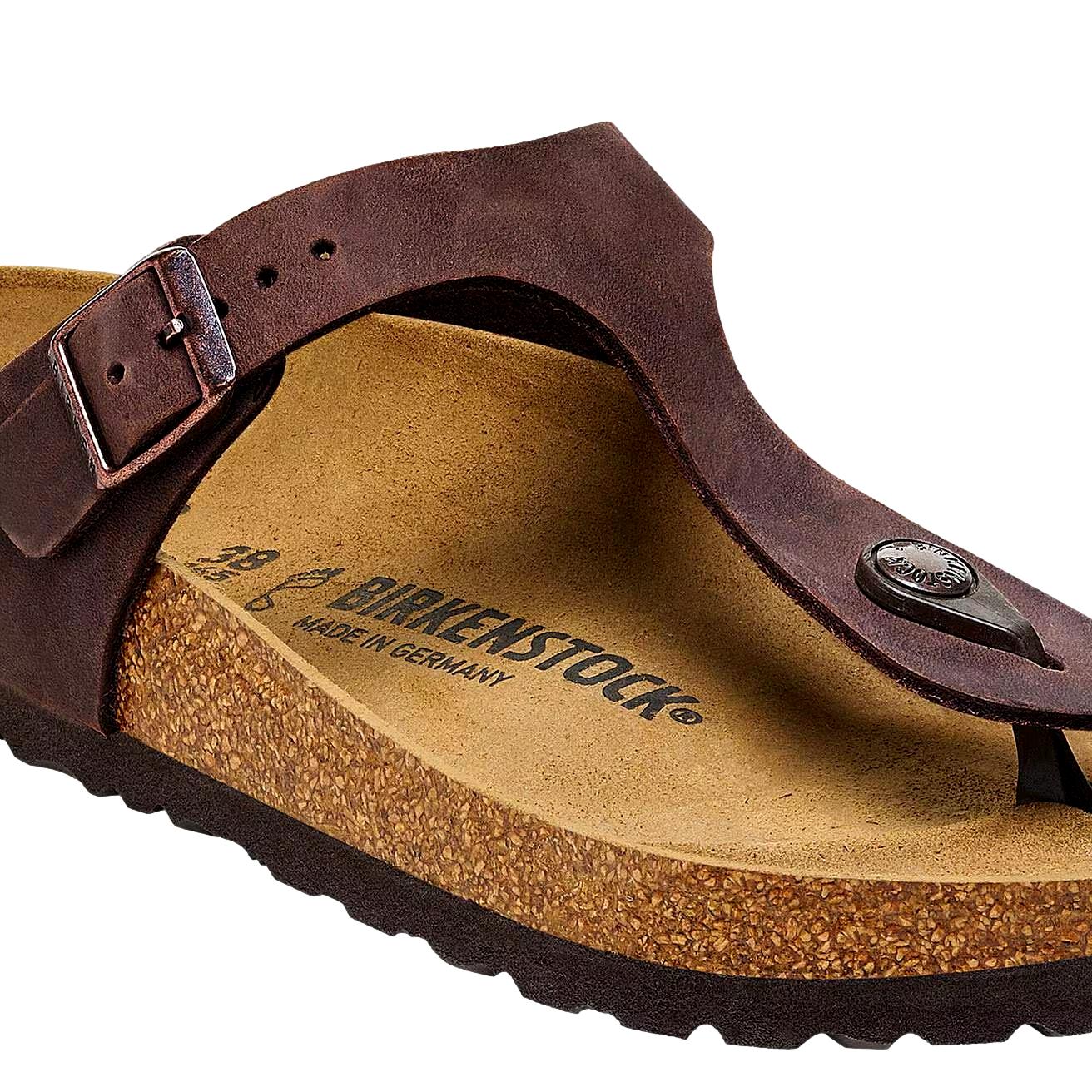 Birkenstock Gizeh BS smale sko i mørkebrun med habana-fargede læderremmer og komfortabel såle.