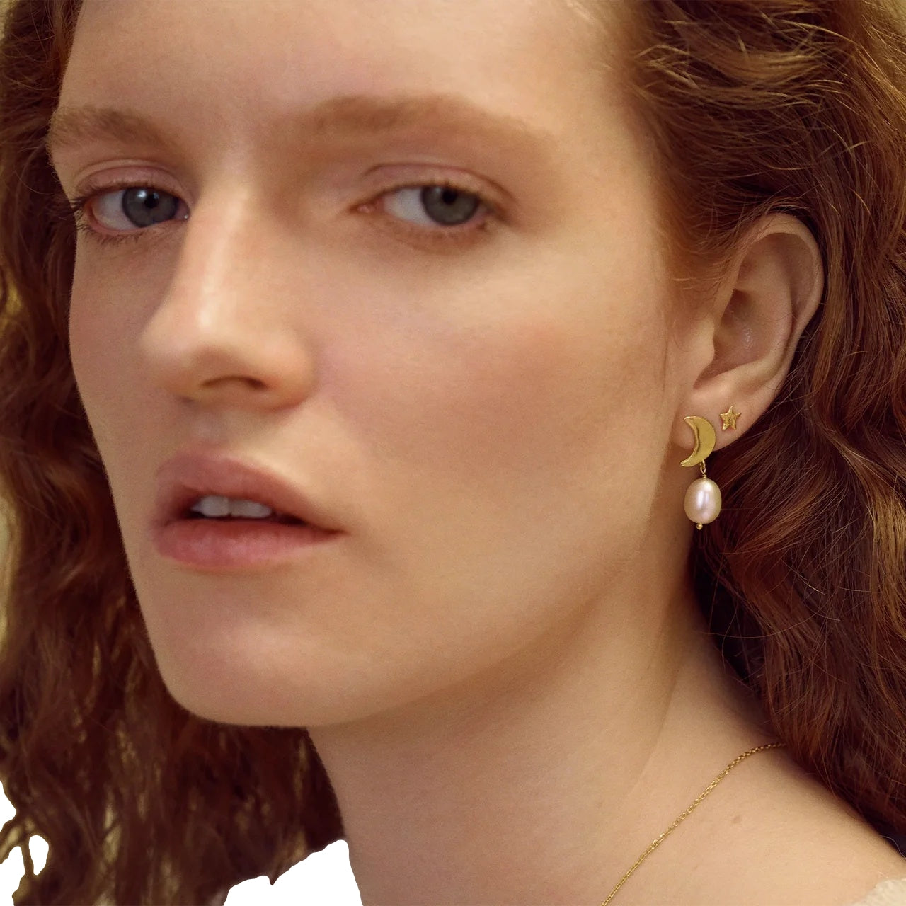 Maanesten Gabrielle Earrings Øredobber Gull - modostore.no