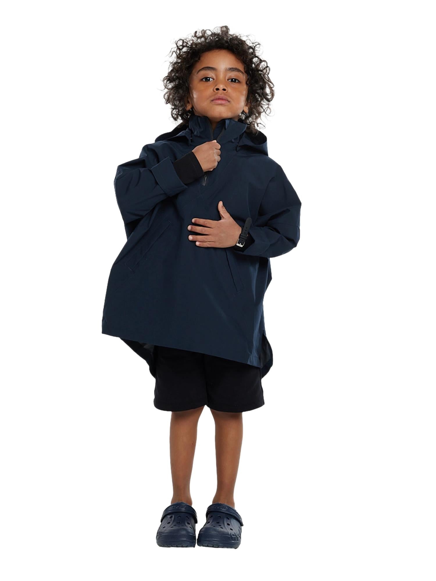 Blæst Aalesund Mini Poncho Dark Navy Jakke Navy - modostore.no