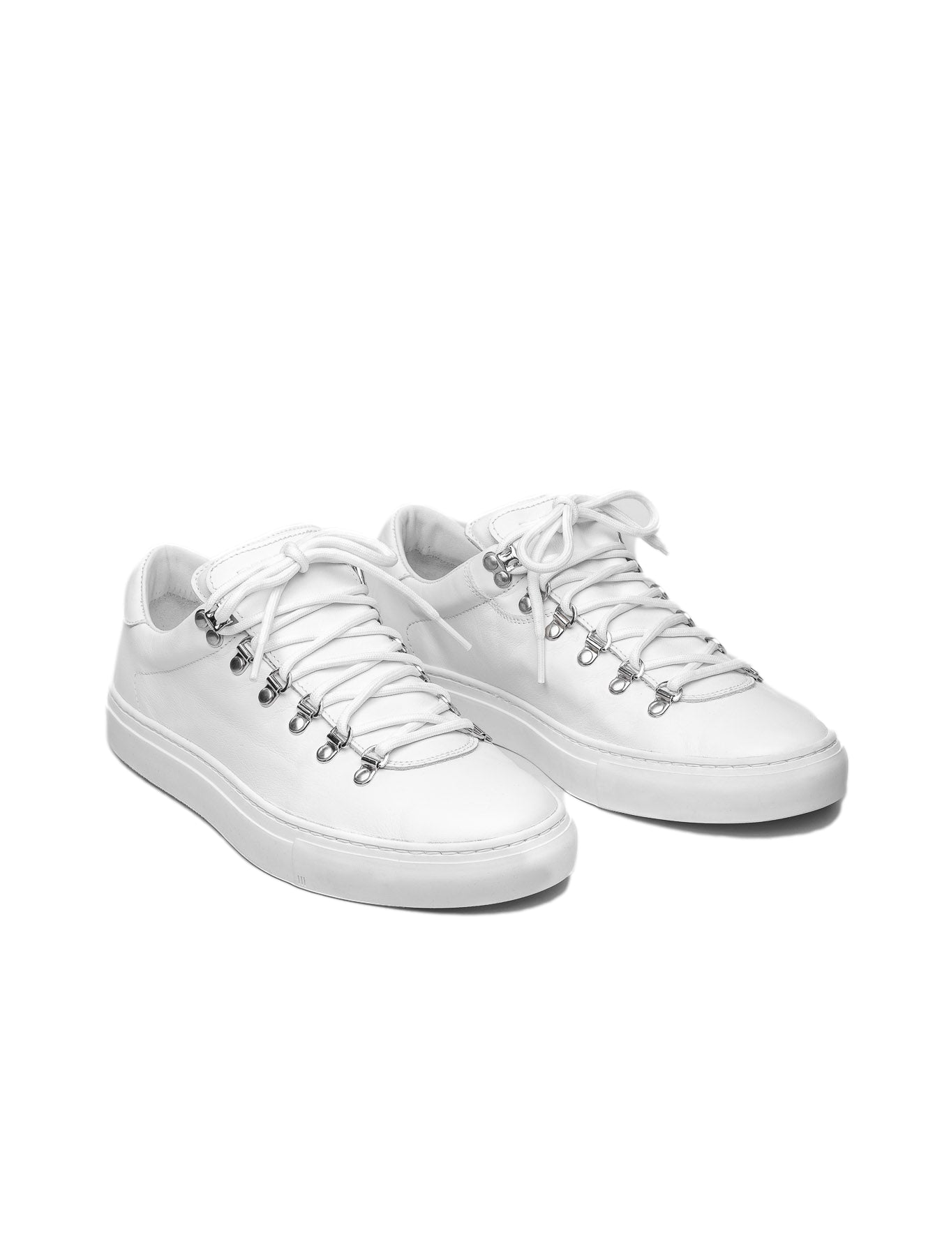 Diemme Marostica Low White Nappa sko i hvitt med slanke design og lissesåle, perfekt for casual antrekk.