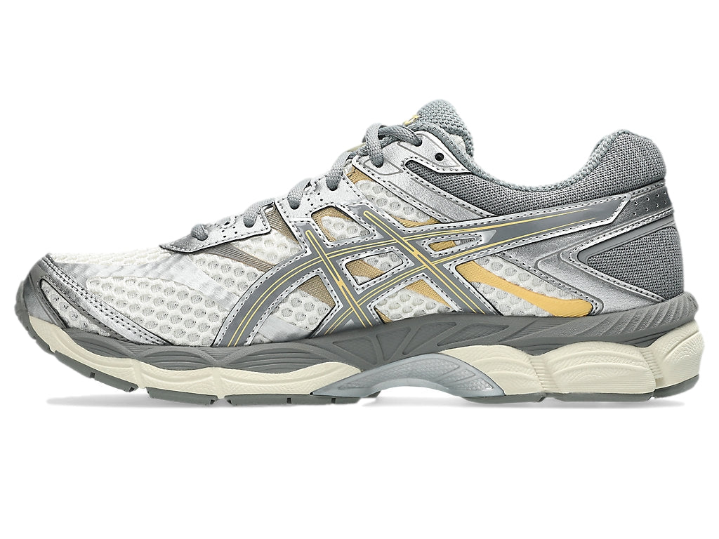Asics Gel-Cumulus 16 joggesko i krem og clay grå med mørkegrå detaljer, sportsko for løping og trening.