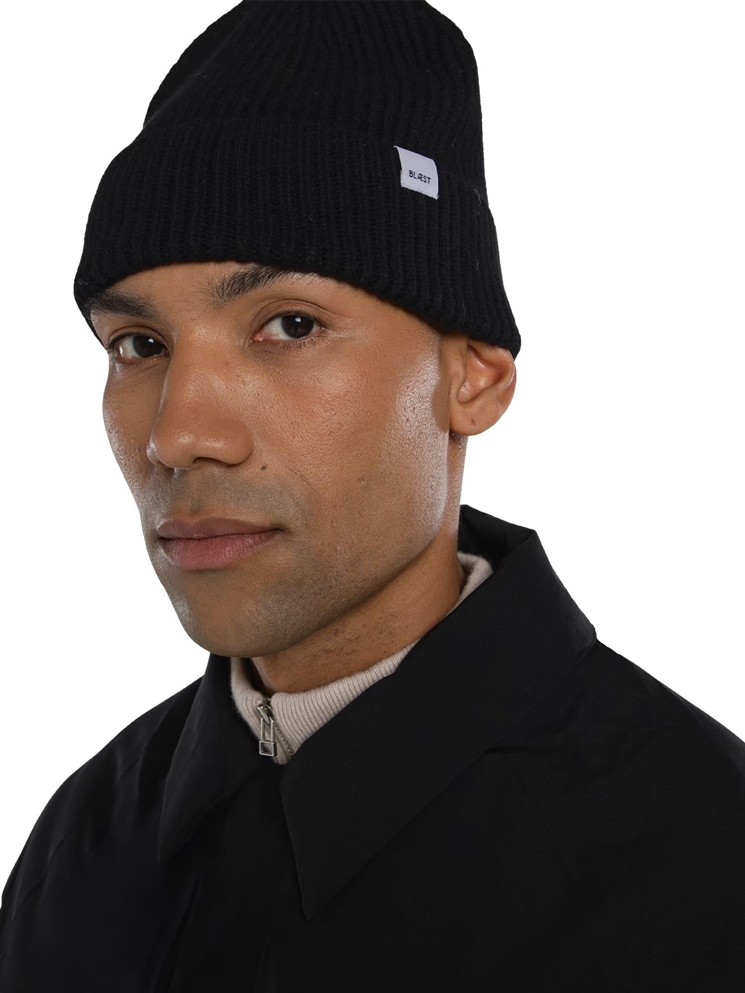 Blæst Beanie Black Lue Sort - modostore.no