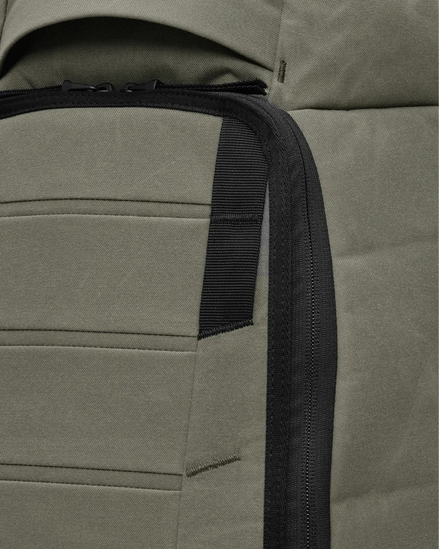 Db Hugger backpack 30L Sekk Grønn Og Sort - modostore.no