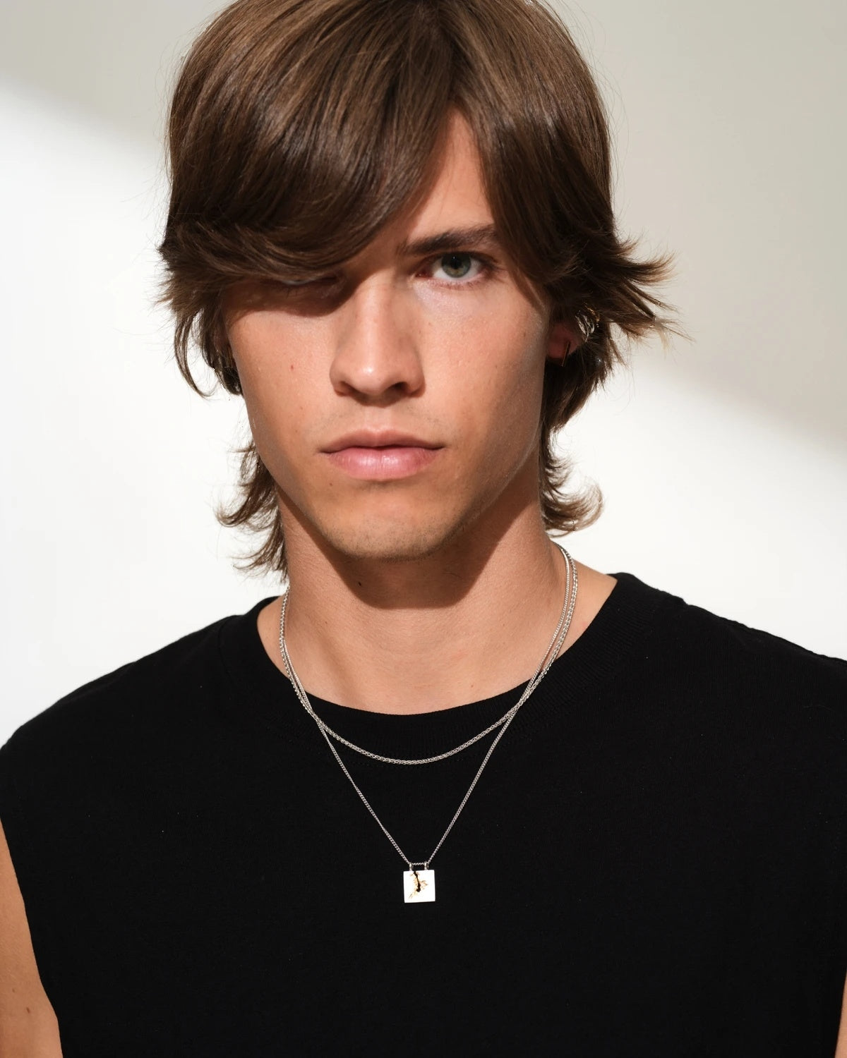 Sølv Tom Wood Spike Chain smykke på 18 tommer med skarpe spikerdetaljer, elegant og moderne design.