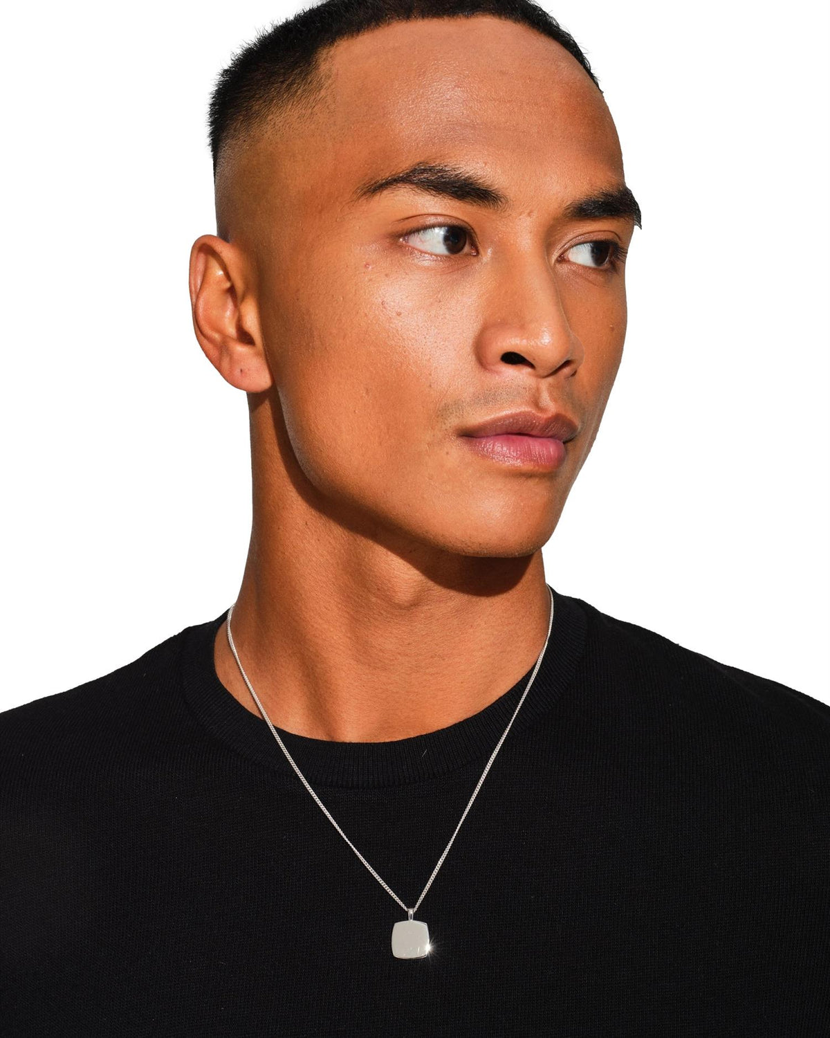Tom Wood Umi halskjede i sølv, 20,5 tommer, elegant smykke med moderne design, vises i bilde.