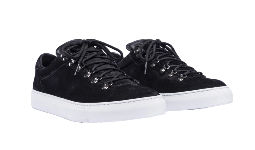 Diemme Marostica lave sorte skinnsko i semsket skinn, casual stil, vist med lukkede spisser og slitte detaljer.