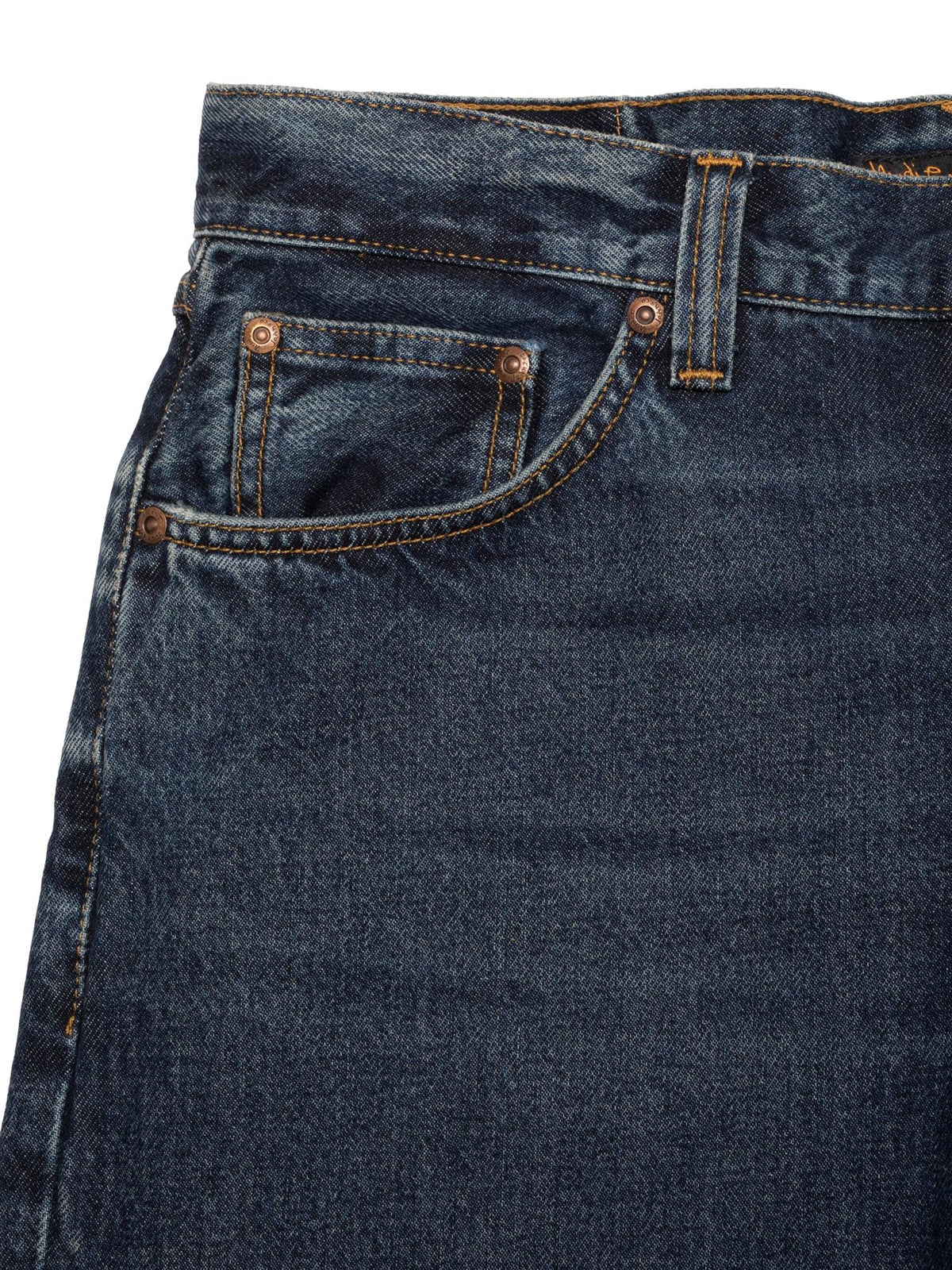 Nudie Jeans Rad Rufus blå jordfargede jeans i mørkeblå denim, vises med klassisk passform og detaljer.