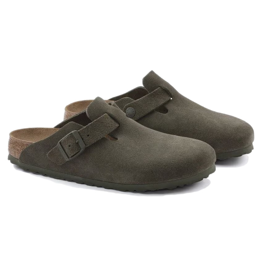 Birkenstock Boston suede smale sko i grønn med komfortabel design og justerbare stropper, ideell for avslappet bruk