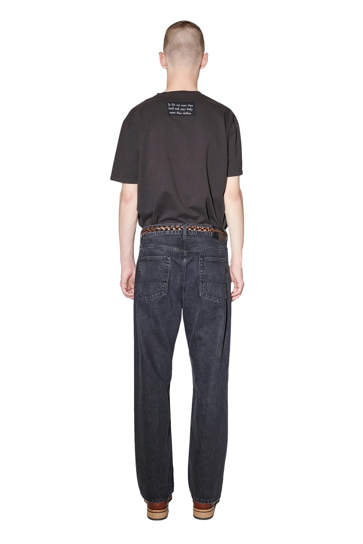 Our Legacy tredje kutt jeans i vaskede sorte, slitesterk denim med klassisk passform og moderne stil.