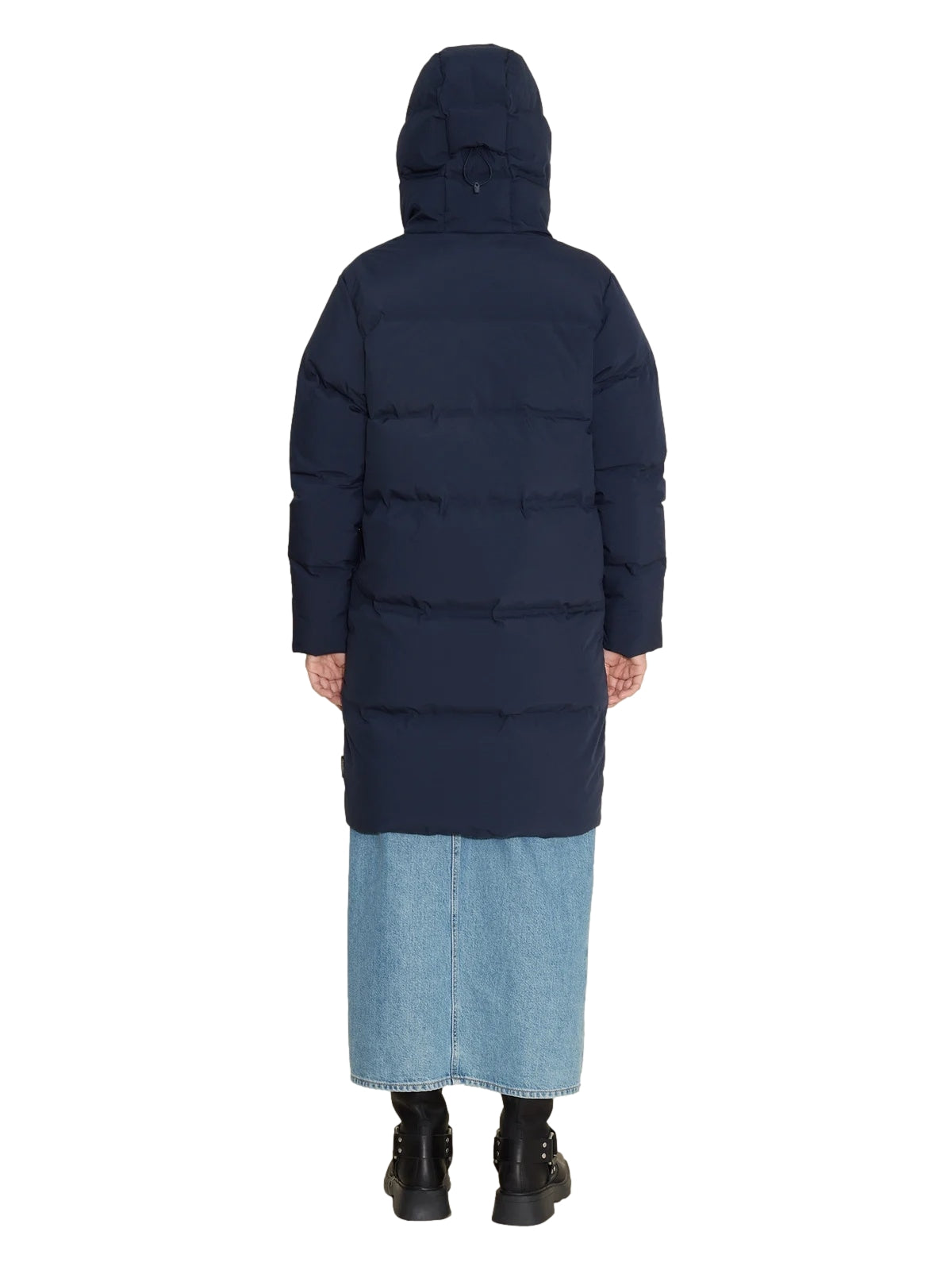Holzweiler Loen Down navy jakke vist fra siden, med glidelås og puffede design, perfekt for kaldt vær.
