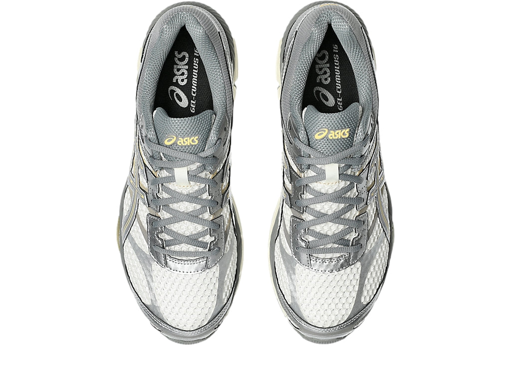 Asics Gel-Cumulus 16 joggesko i krem og clayfarge med grå detaljer, for løping og trening
