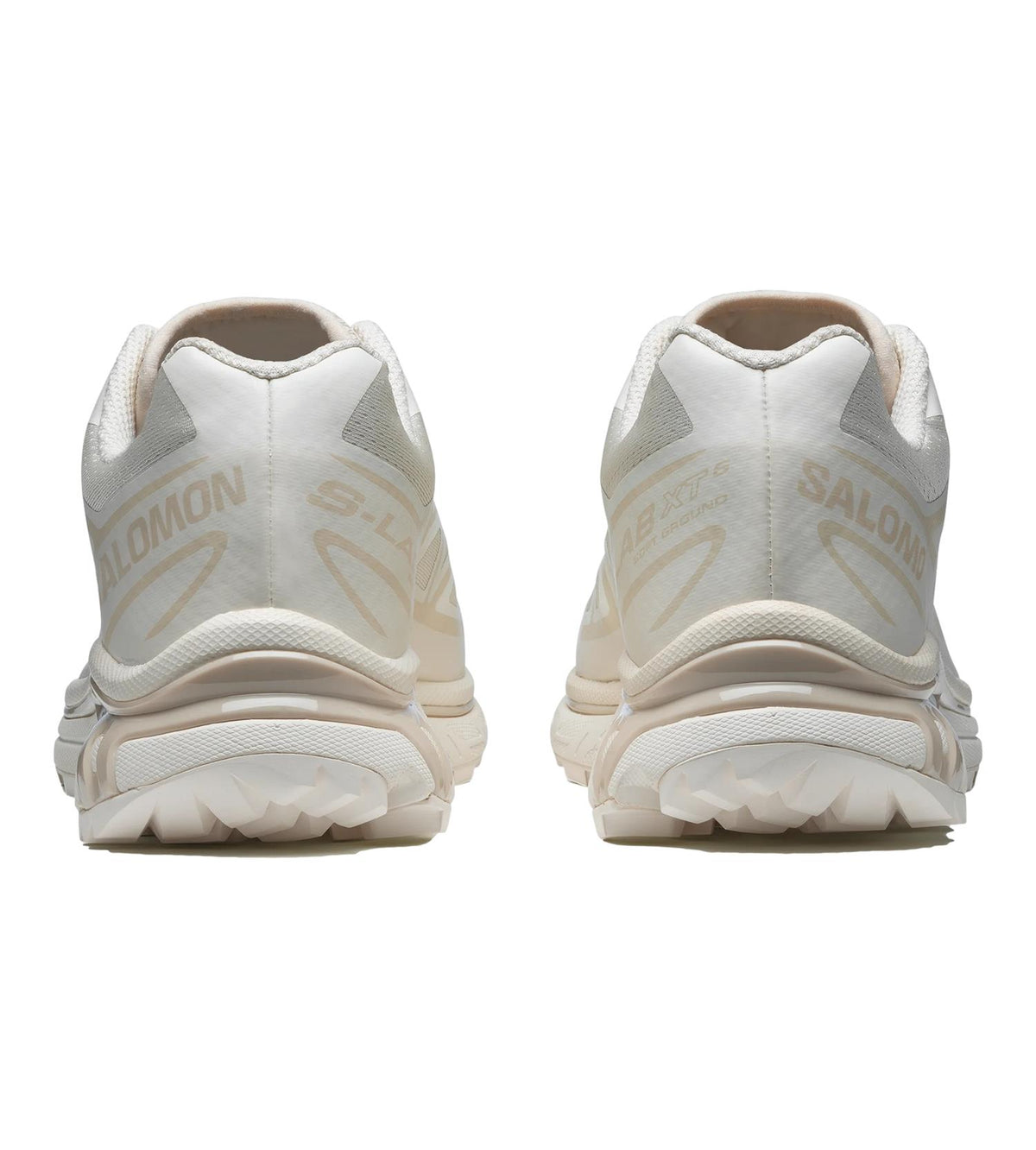 Salomon XT-6 sko i off-white med vanilje- og mandelmelknyanser, sporty og komfortabel design for utendørsbruk.