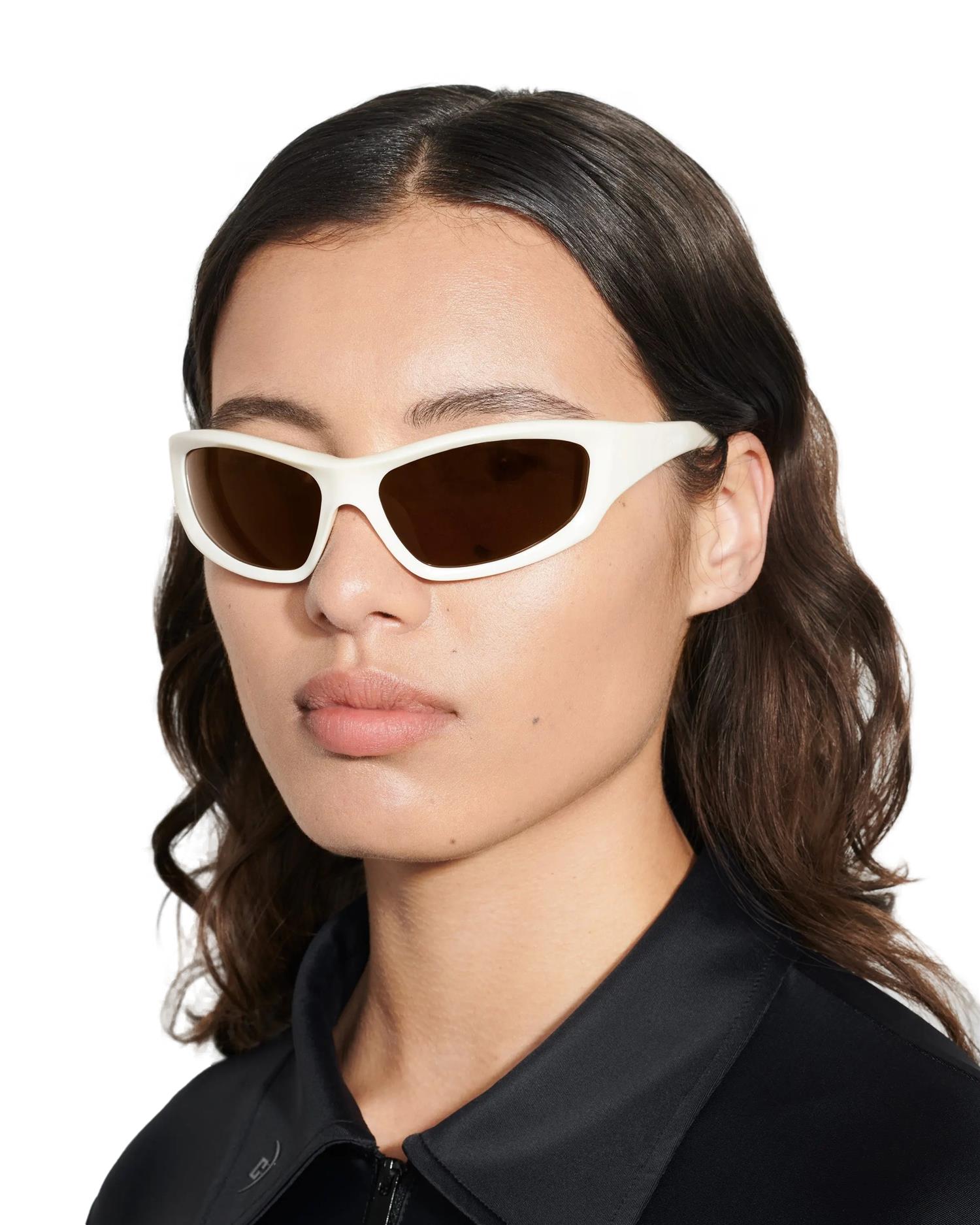 Chimi Eyewear Flash White Solbriller Hvit - modostore.no