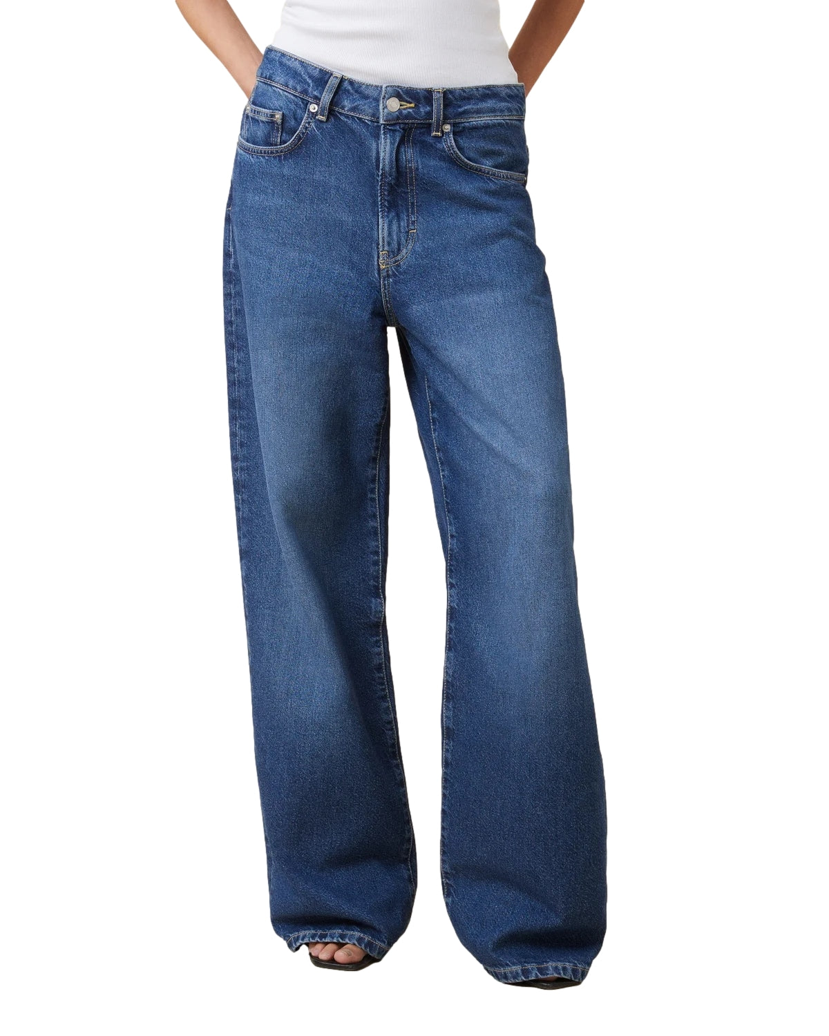 Blå Jeanerica Belem Vintage 62 jeans, vises med fokus på passform og klassisk denimstil.