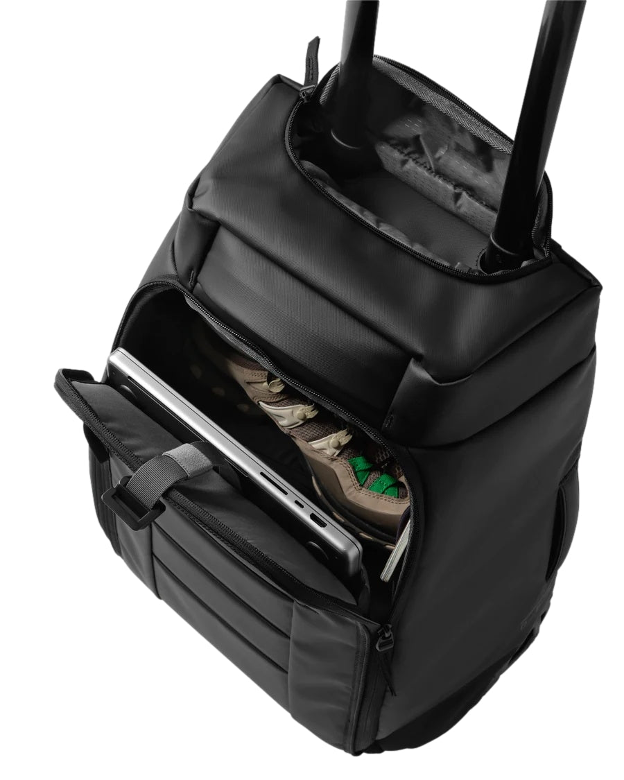 Db Hugger Roller Bag 40L Trillebag Sort - modostore.no