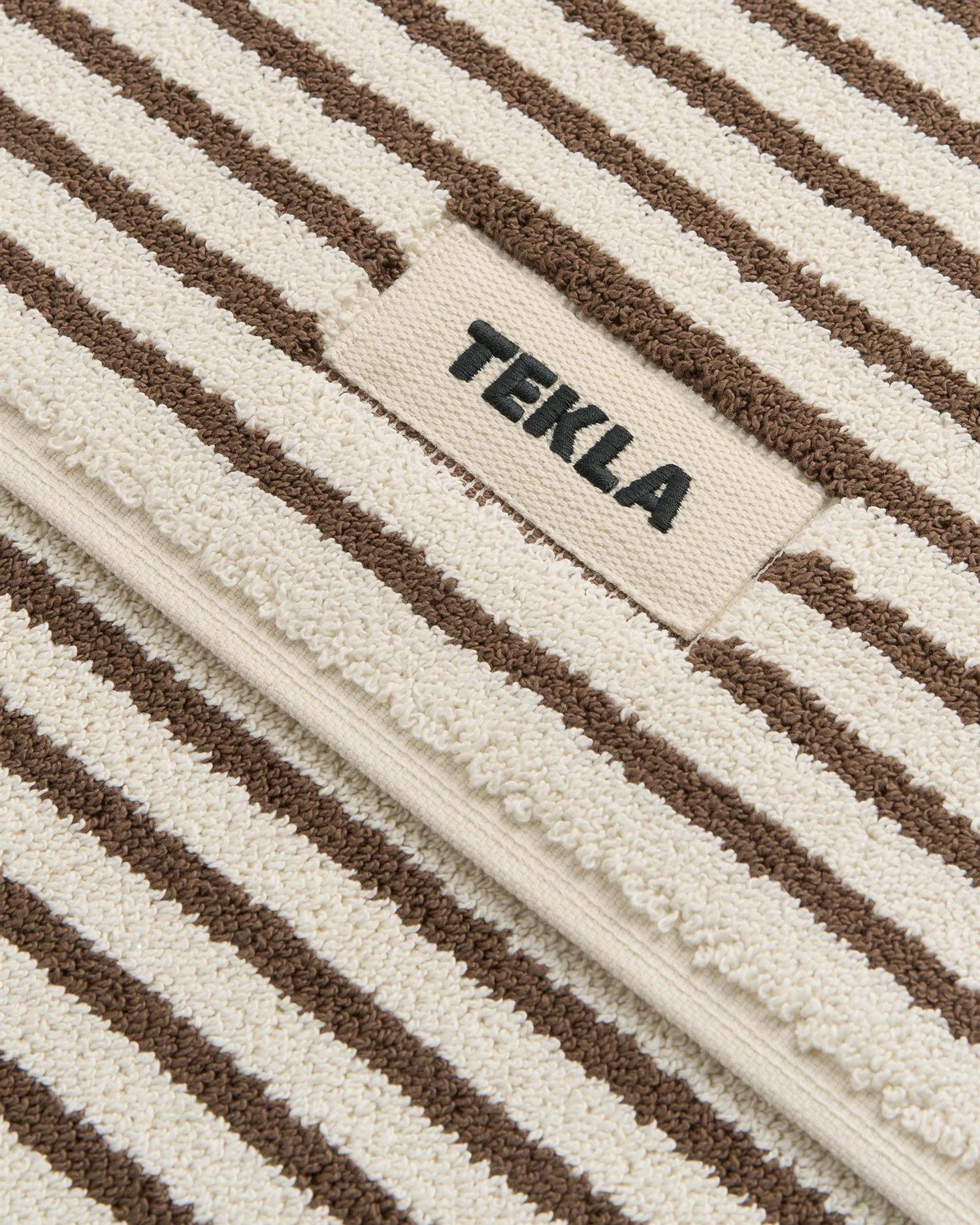 Tekla Terry Bath Mat Kodiak Stripes Badematte Hvit Og Brun