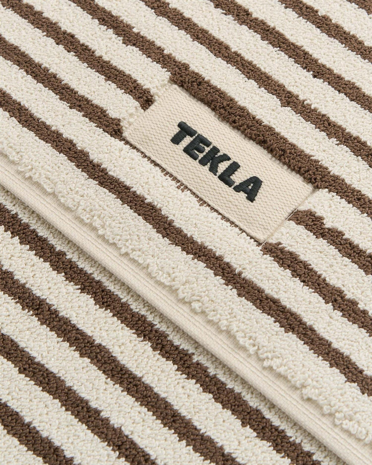 Tekla Terry Bath Mat Kodiak Stripes Badematte Hvit Og Brun