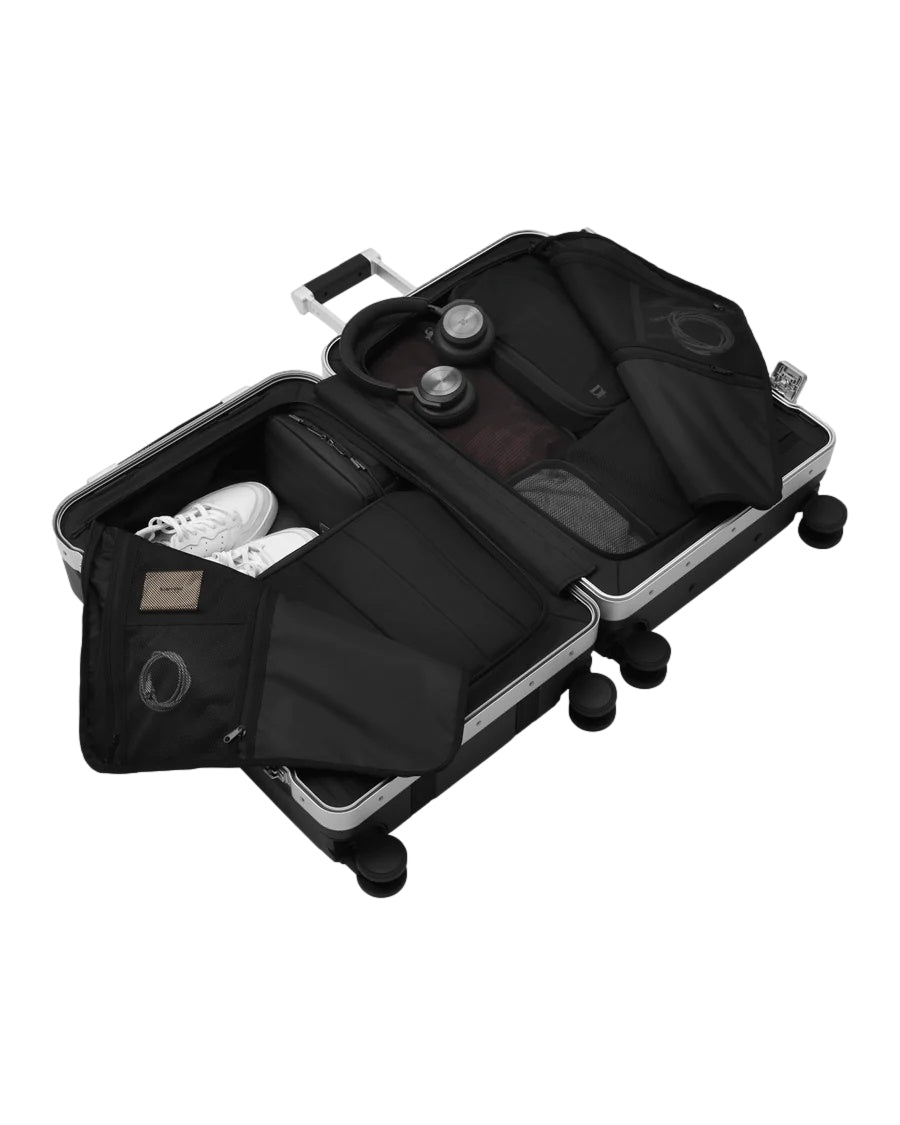 Douchebags Ramverk Pro Check-In Luggage Medium Koffert Sort - modostore.no