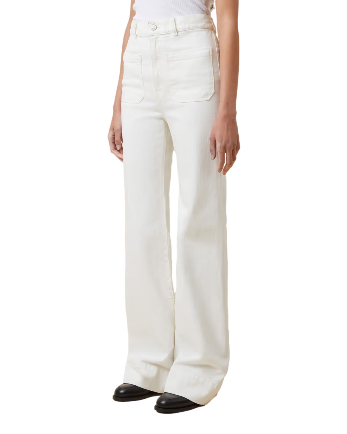 Jeanerica St Monica naturhvite jeans av denim, vises på modell med fokus på passform og farge.