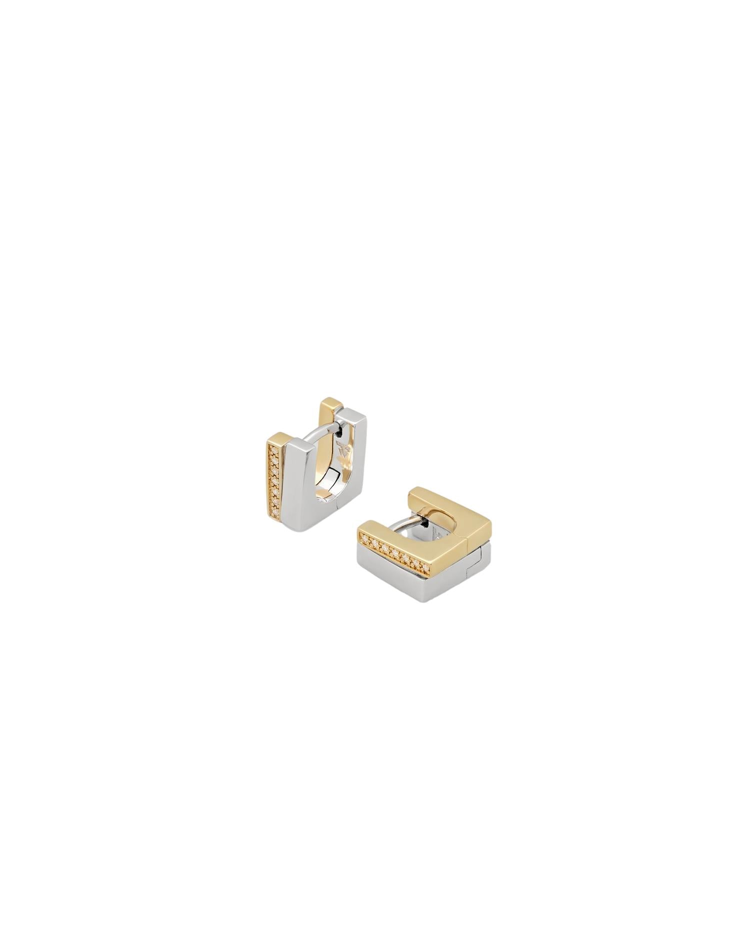 Tom Wood step huggies duo CZ øredobber i sølv og gull, små elegante øredobber med glitrende steiner og moderne design