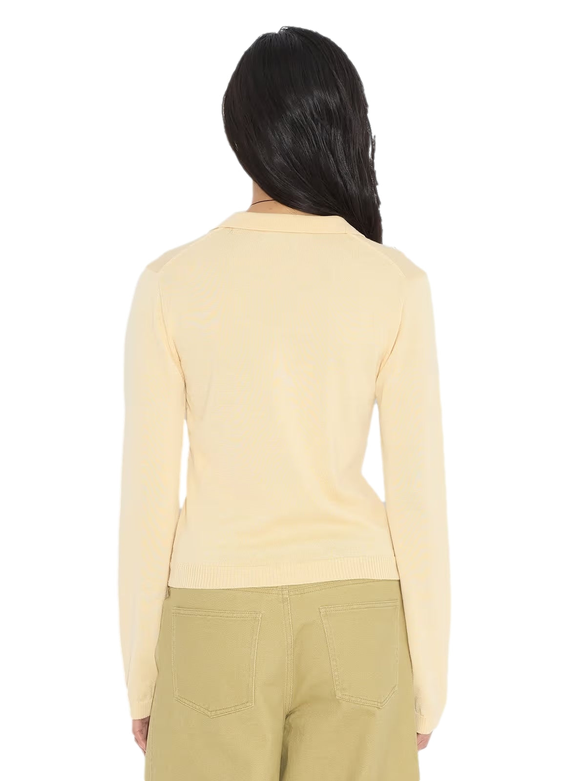 Gul Holzweiler Florence Polo-genser med rund hals og kort erme, lagd av mykt stoff, vist på modell.