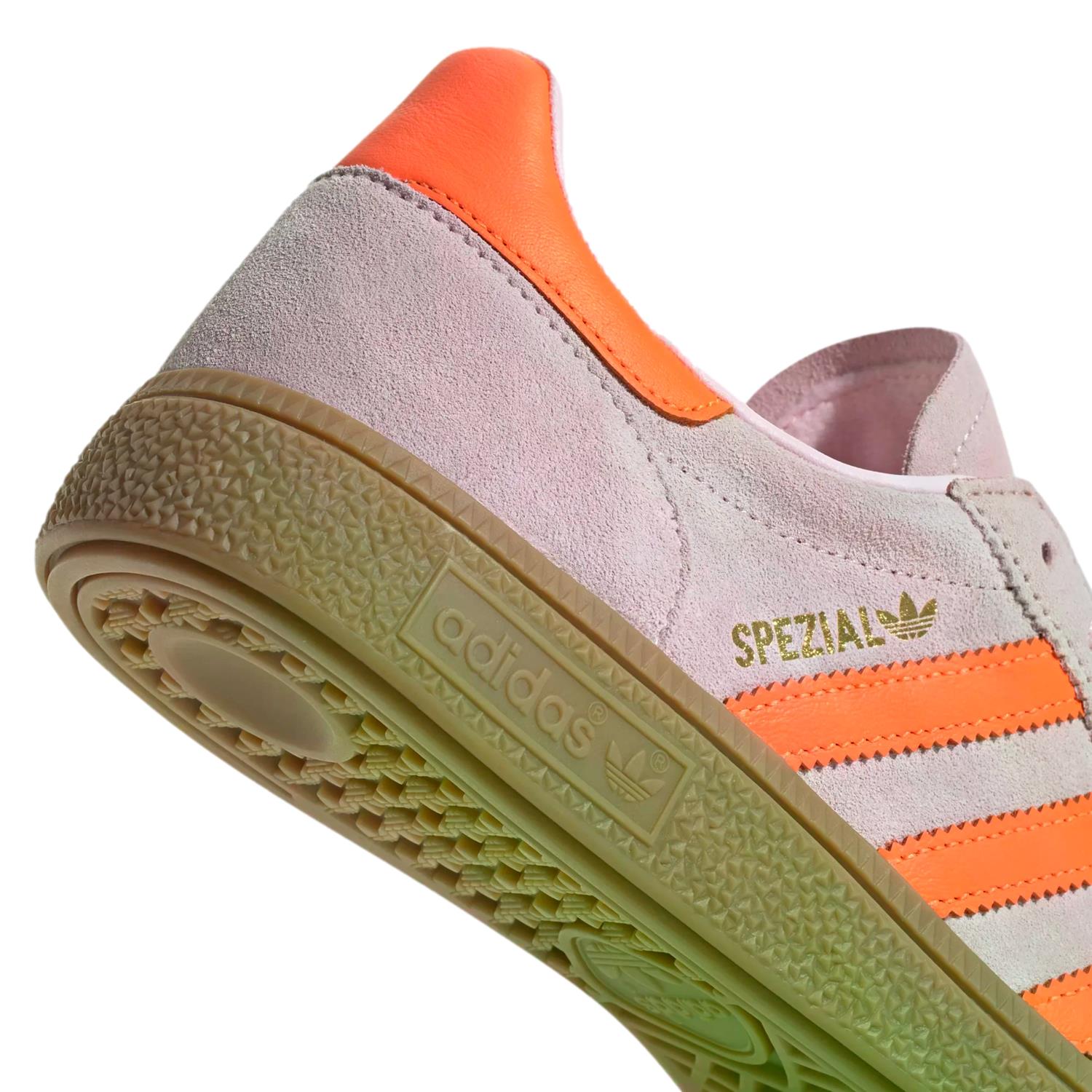 Adidas Handball Spezial W JS0250 rosa sportssko med komfortabel design og hvit såle, egnet for håndball og trening.