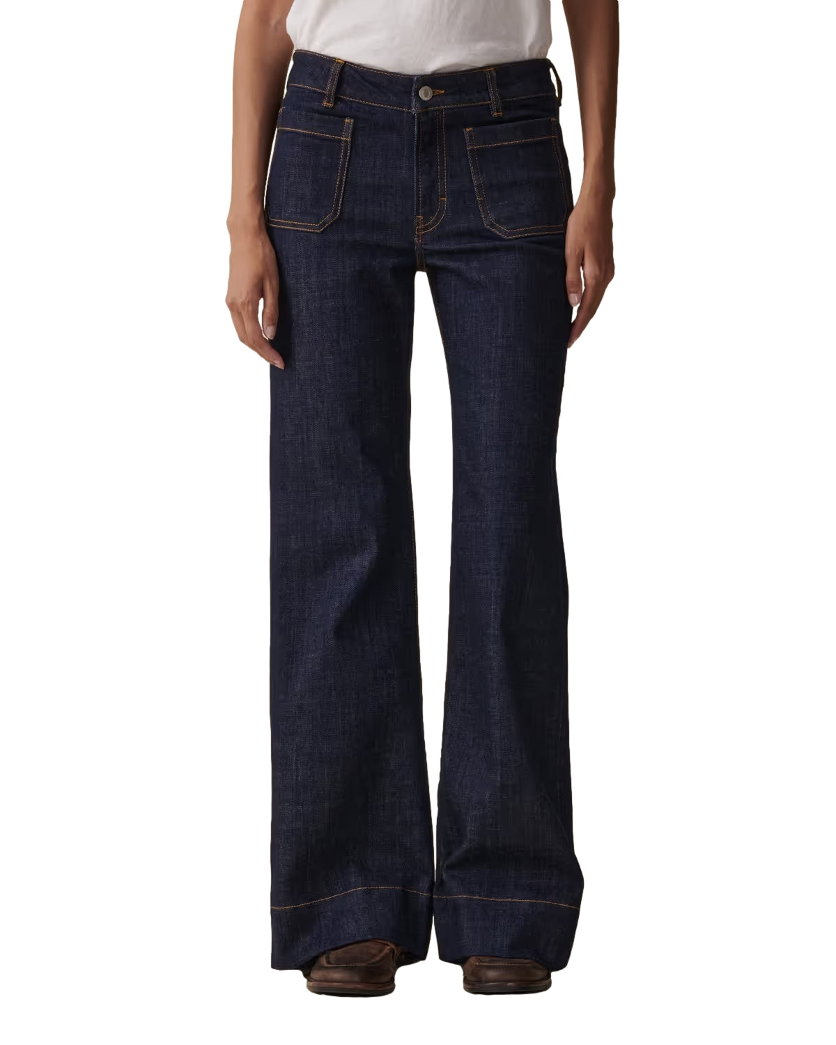 Mørkeblå Jeanerica St Monica Low Blue Rinse jeans for menn, vises med klassisk passform og moderne stil.