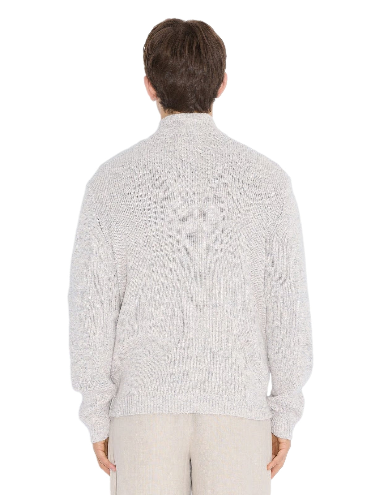 Holzweiler Atlantic Zip Cardigan i beige og grå, nærbilde av den myke, glidelås-inkluderte strikkegenseren.