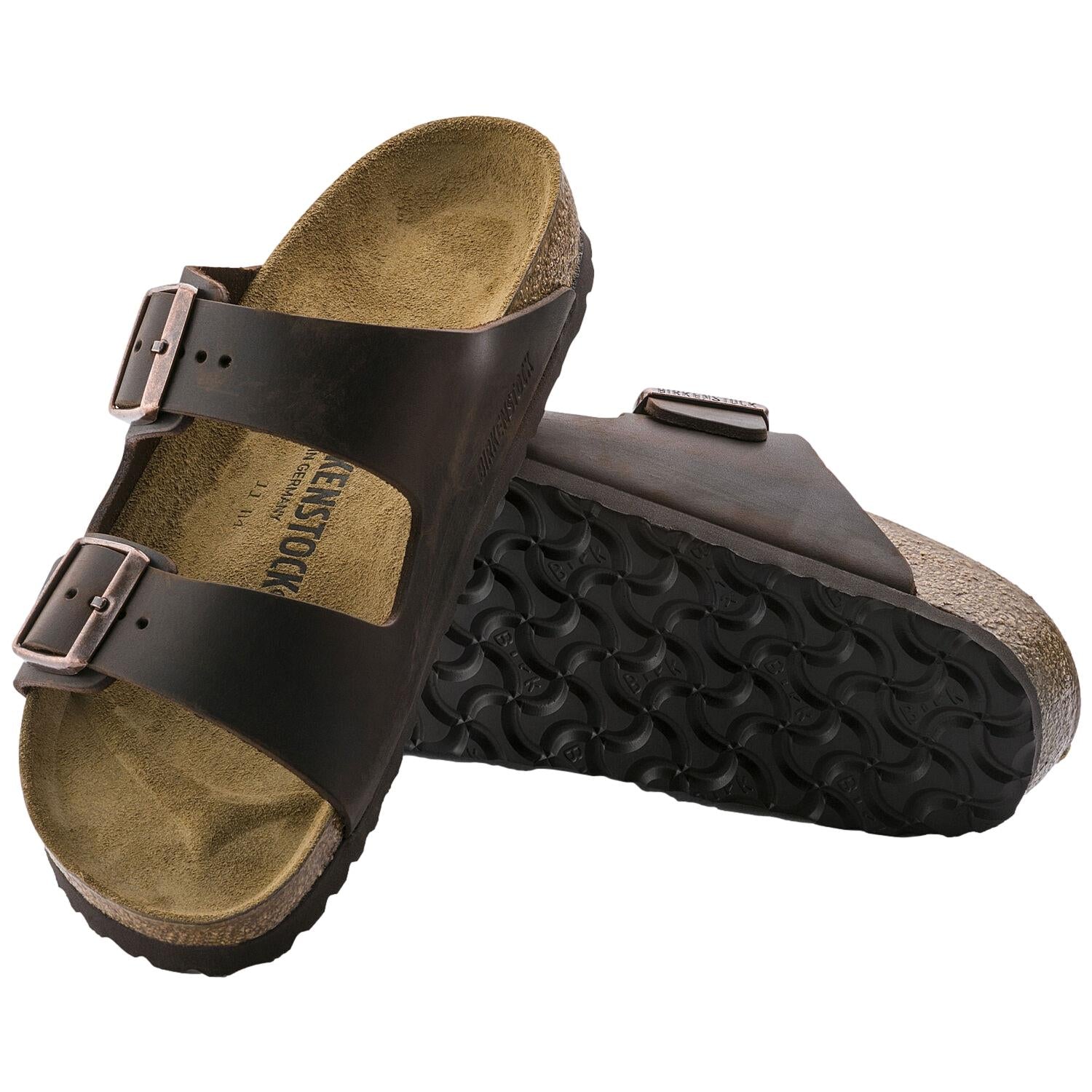 Birkenstock Arizona sko i oljet lær i mørkebrun, med to justerbare stroppelukninger og komfortabel fotseng.