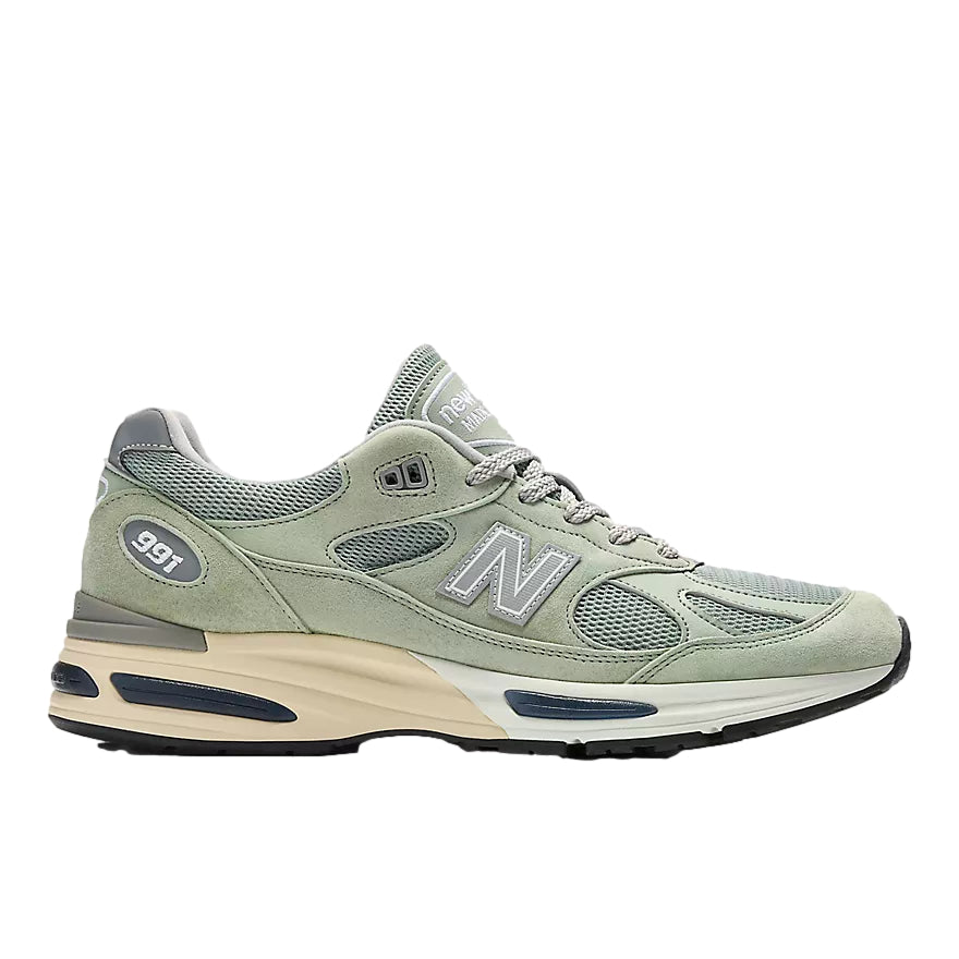 New Balance Made in UK 991v2 lysegrønne sko med hvite detaljer, komfortabel sports- og fritidssko for menn