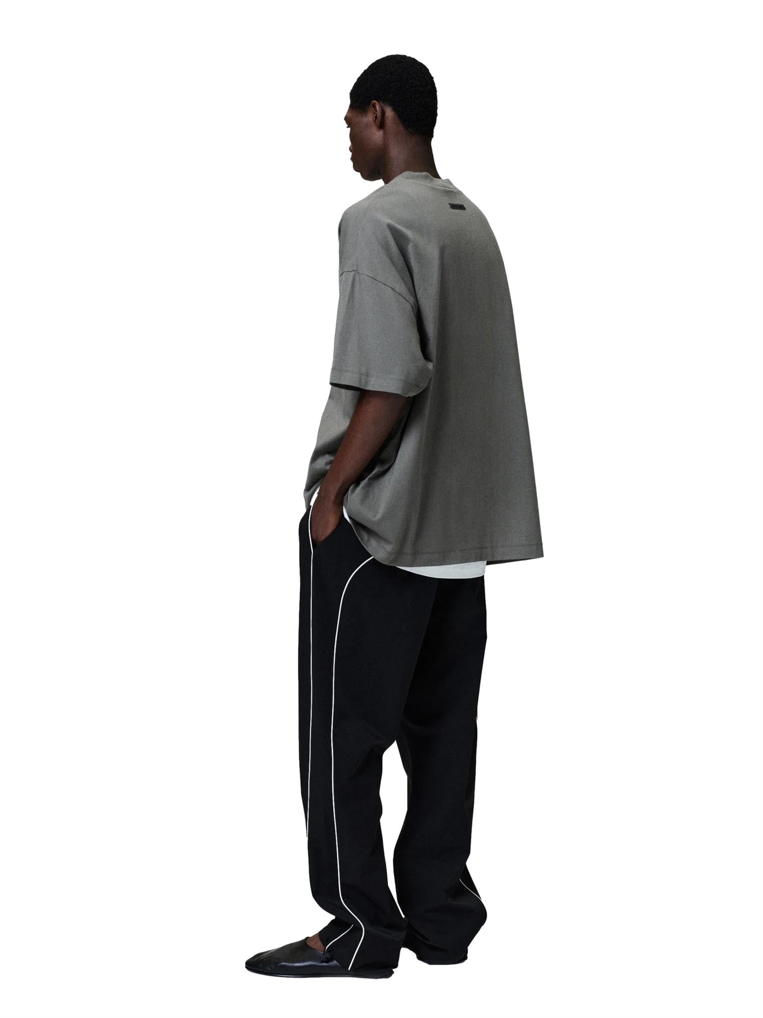 Fear of God Essentials 90S Fit T-Shirt T-shirt Grå Grønn - modostore.no