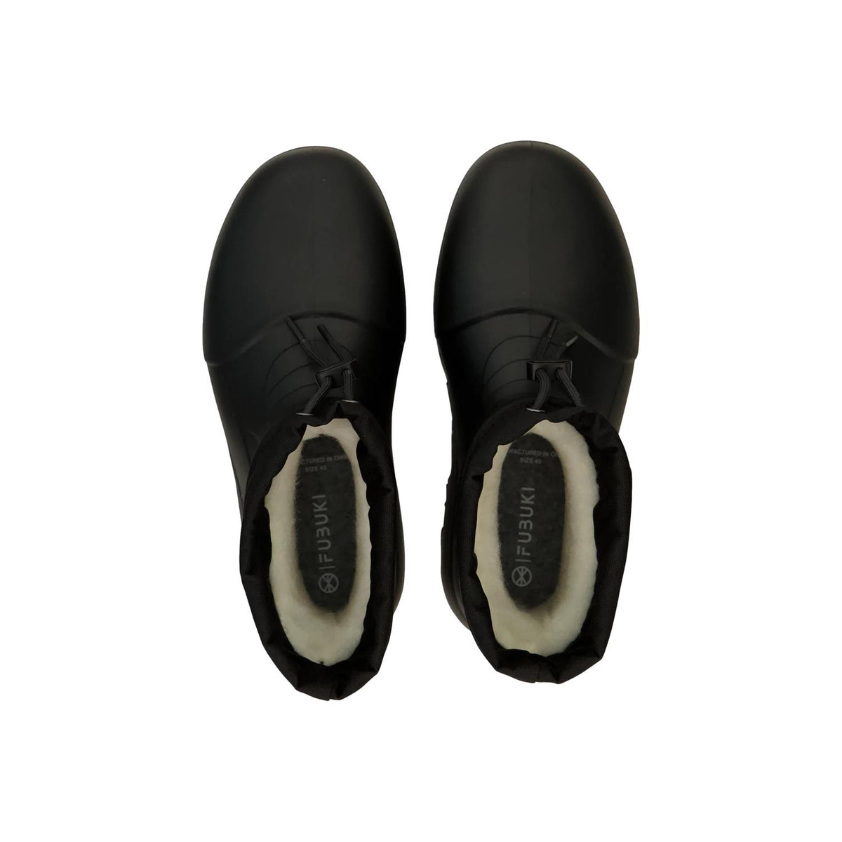 Fubuki NISEKO 3.0 LOW sko i svart med lav profil, sportig design og komfortable materialer, vist på bilde.