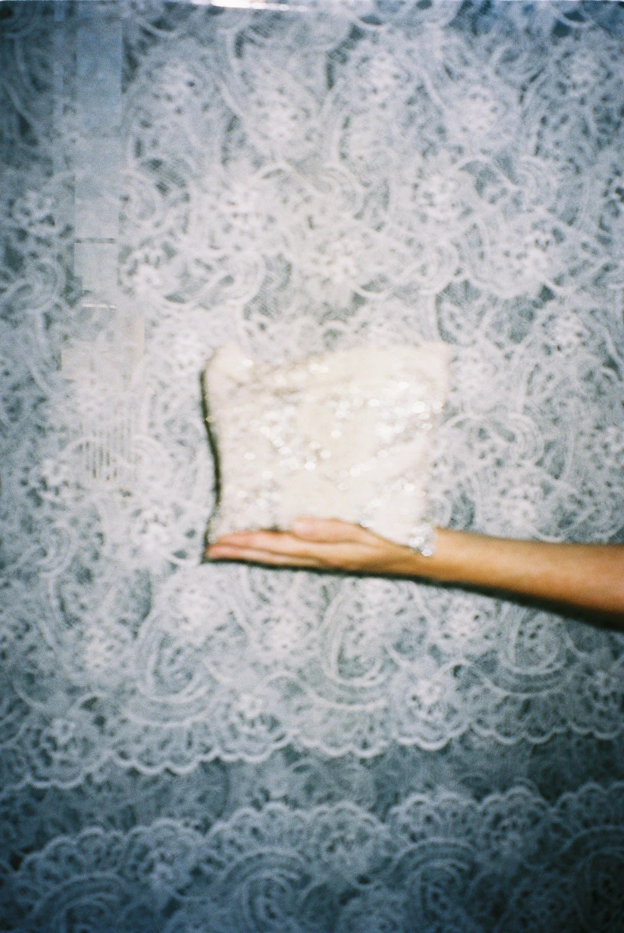 Pura Utz Lace Clutch Veske Sølv Og Offwhite