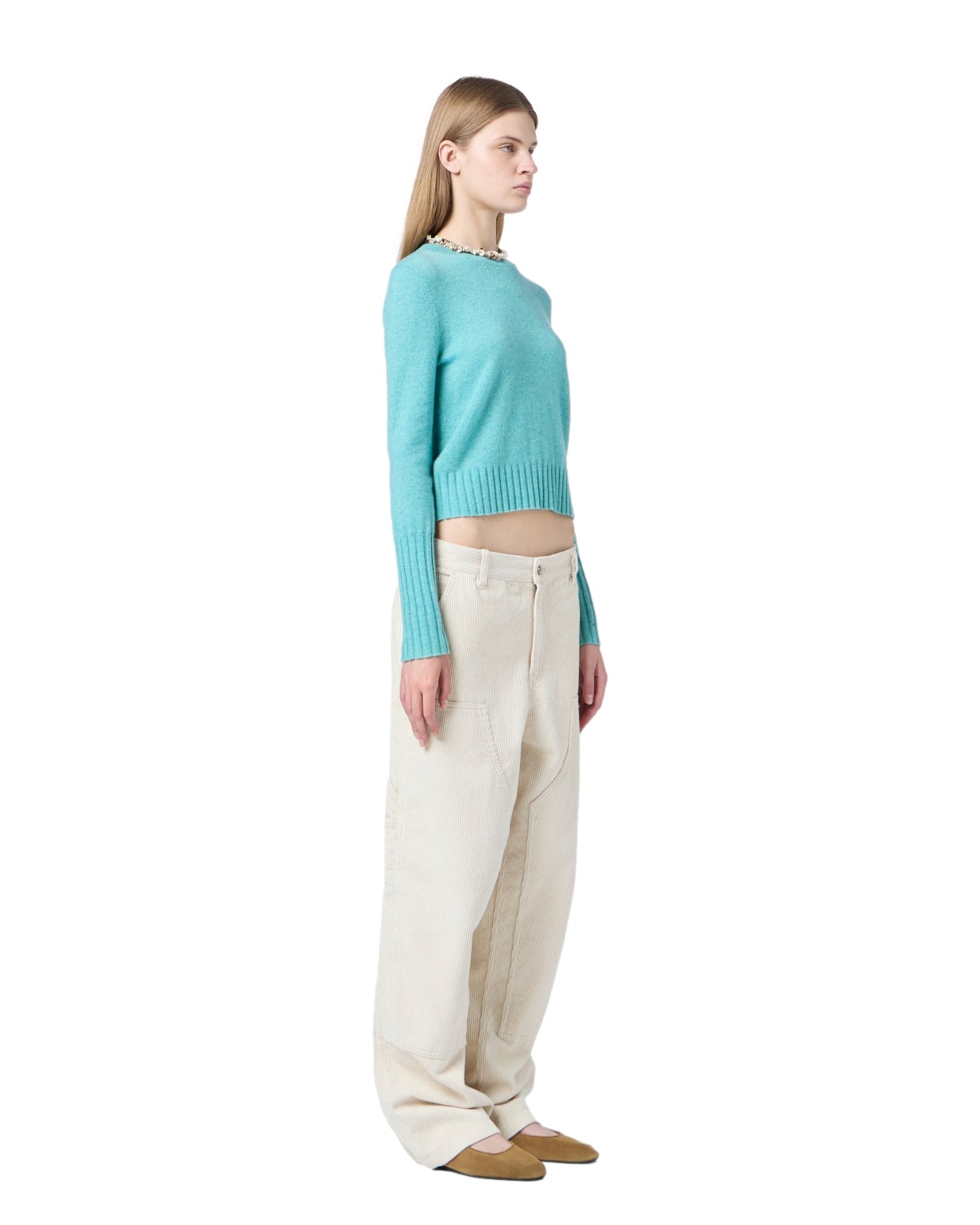 Turkis Guest In Residence shrunken crew genser med avslappet passform, vist på modell. Komfortabel og trendy klesstil.
