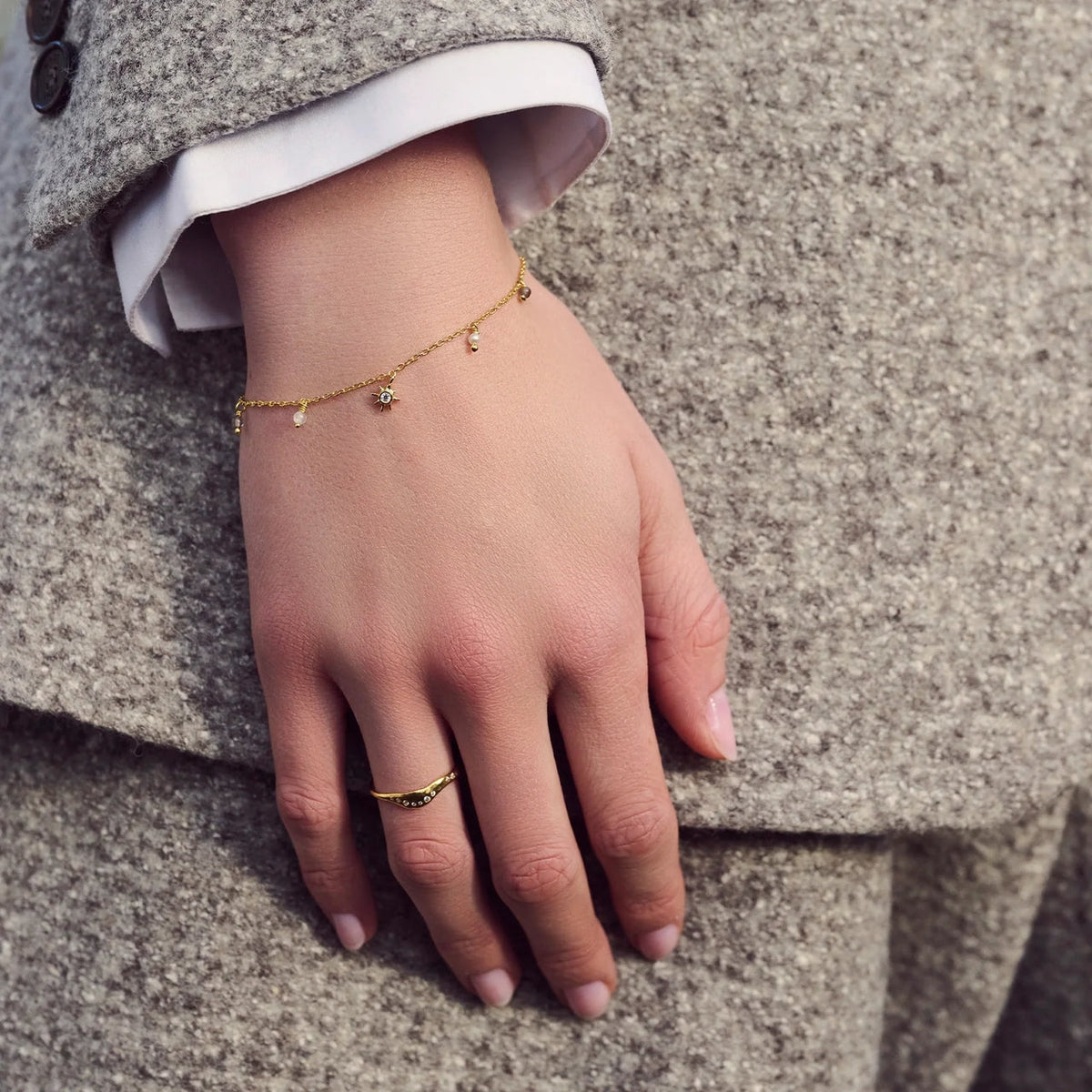 Maanesten Ravi Bracelet Armbånd Gull