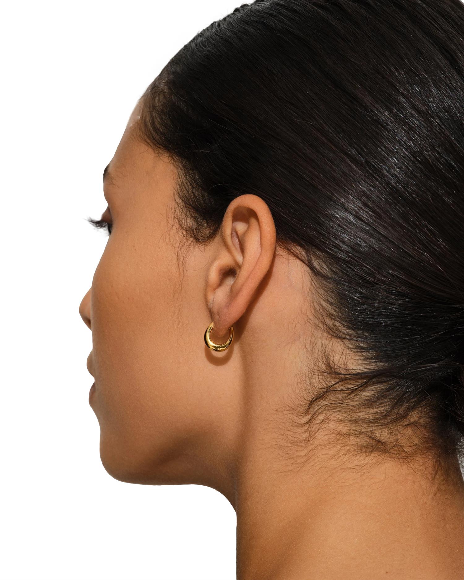 Tom Wood Liz Huggies Øredobber Gull - modostore.no