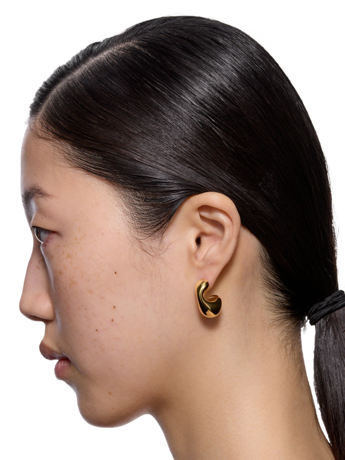 Maria Black Dolphin Earrings Small Pair Øredobber Gull - modostore.no