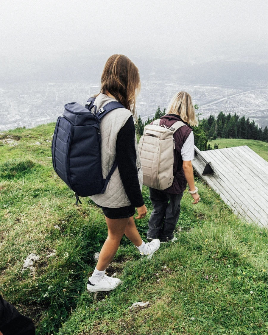 Db Hugger Backpack 30L Blue Hour Sekk Mørkeblå - modostore.no
