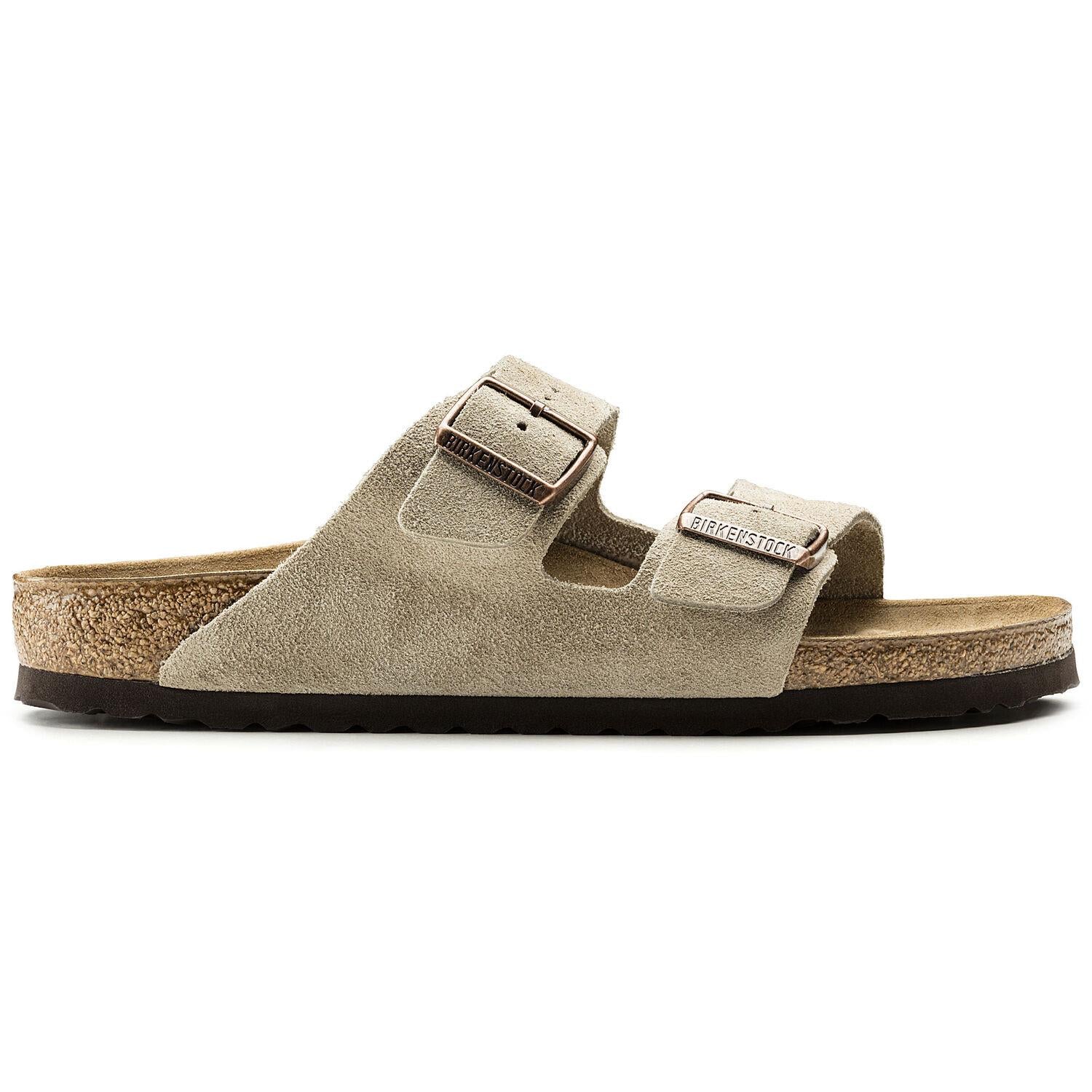 Birkenstock Arizona suede smale taupe sko med justerbare remmer og komfortabel fotseng.