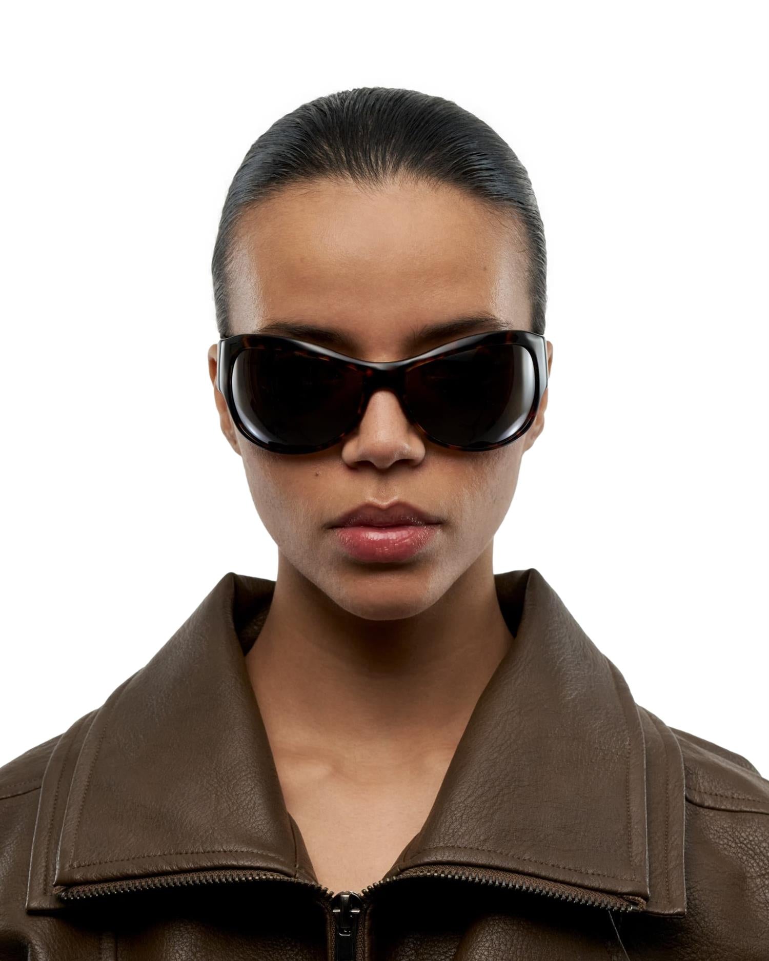 Chimi Eyewear Lilah Deep Tortoise Solbriller Brun