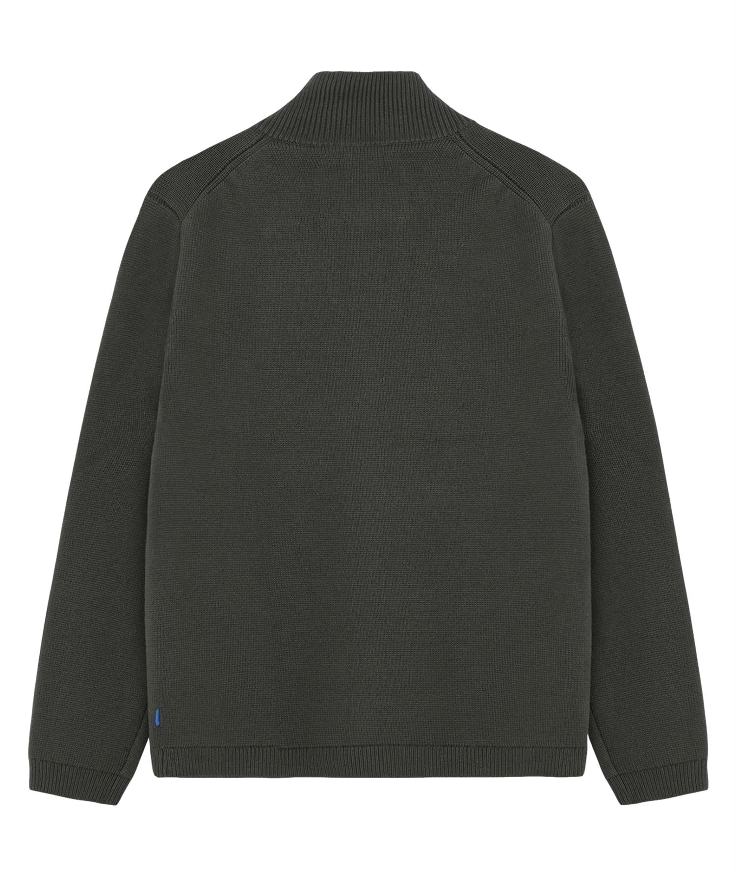 Gråbrun cardigan fra Garment Project med glidelås og strikket design, vist på modell. Passer til casual antrekk.