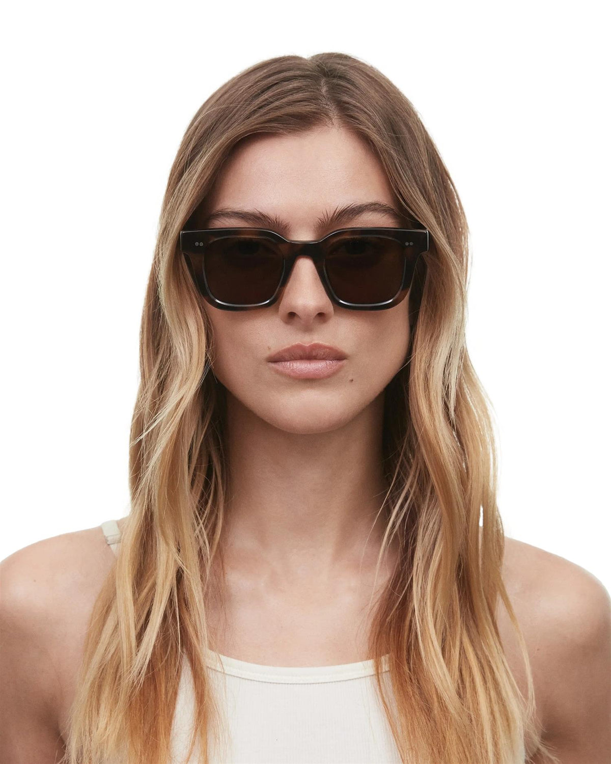 Chimi Eyewear 04 tortoise solbriller i brunmønstret innfatning