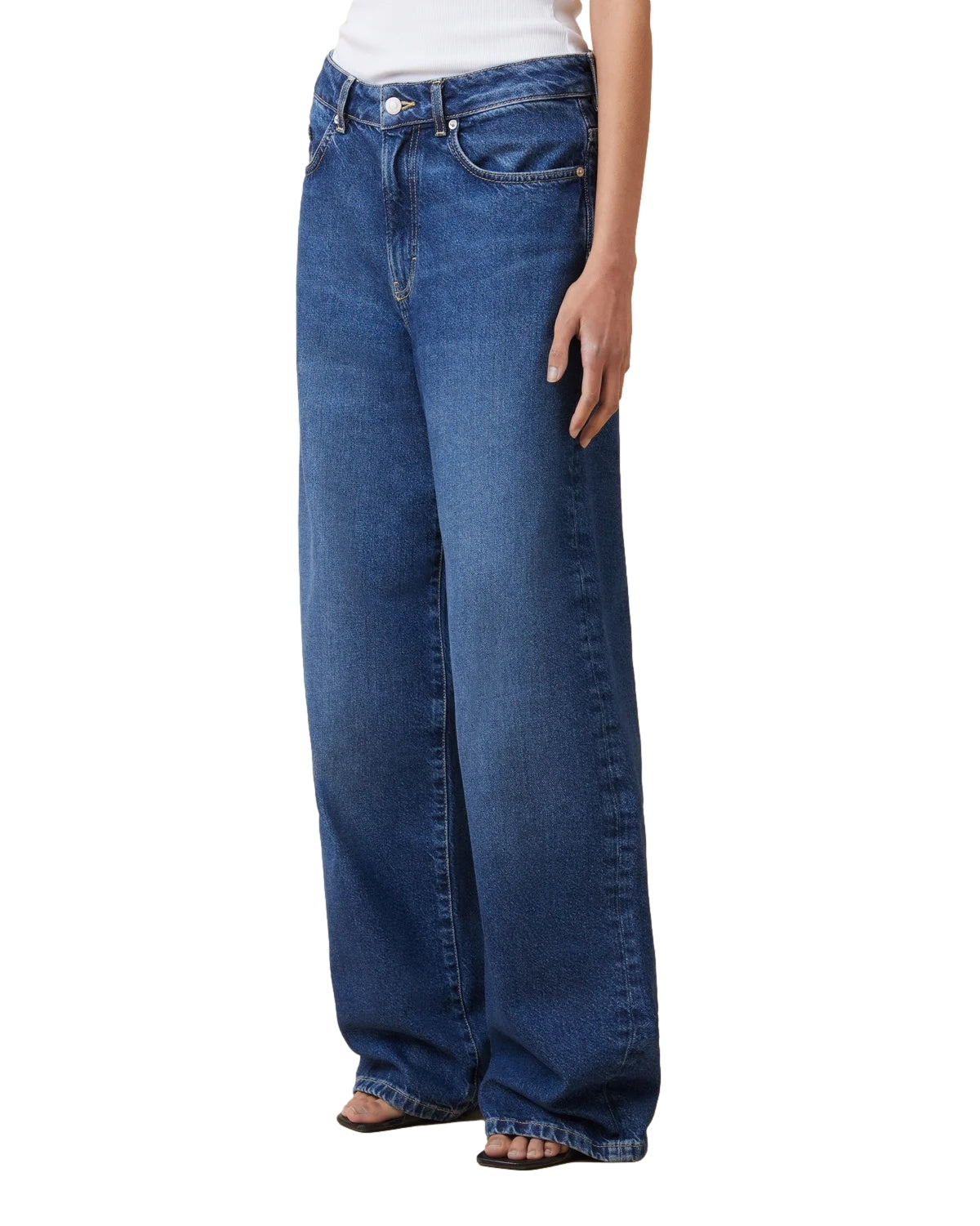 Blå Jeanerica Belem Vintage 62 jeans med klassisk stil og slim passform, synlig på bild.