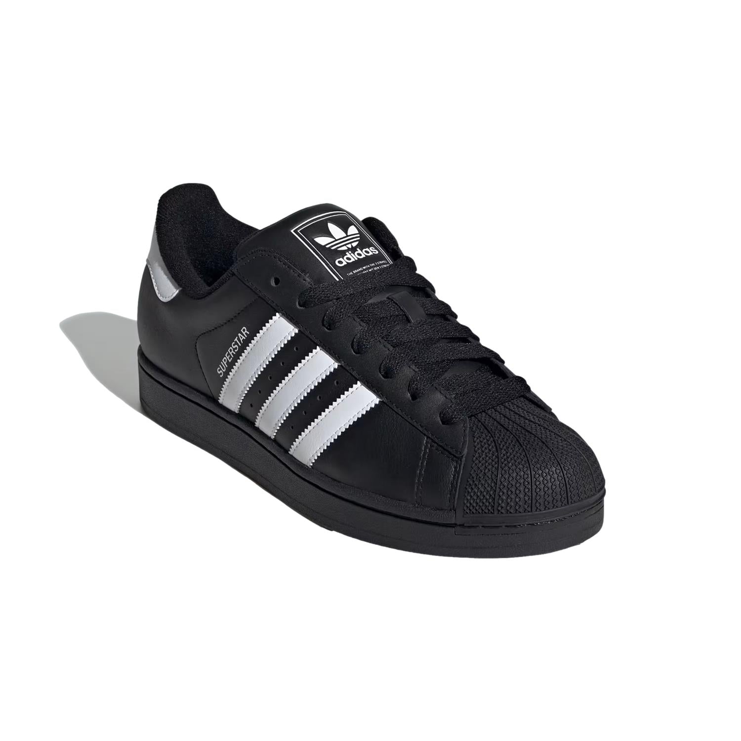 Adidas Superstar II JI0079 svarte sko med hvite detaljer, vises i bilde med klassisk design og komfortabel passform.