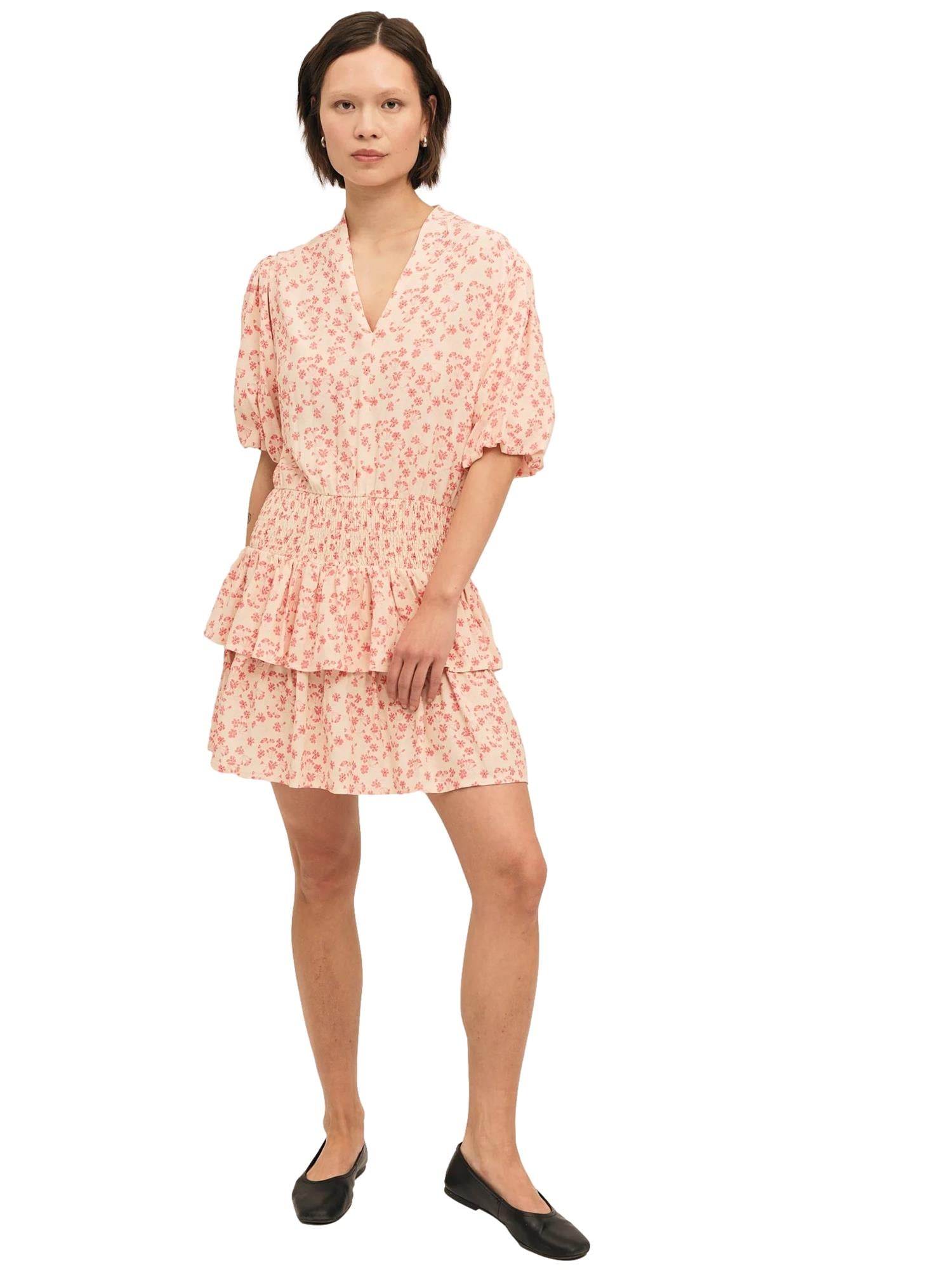 Once Untold Athilda Smock Dress Kjole Beige Og Rosa - modostore.no