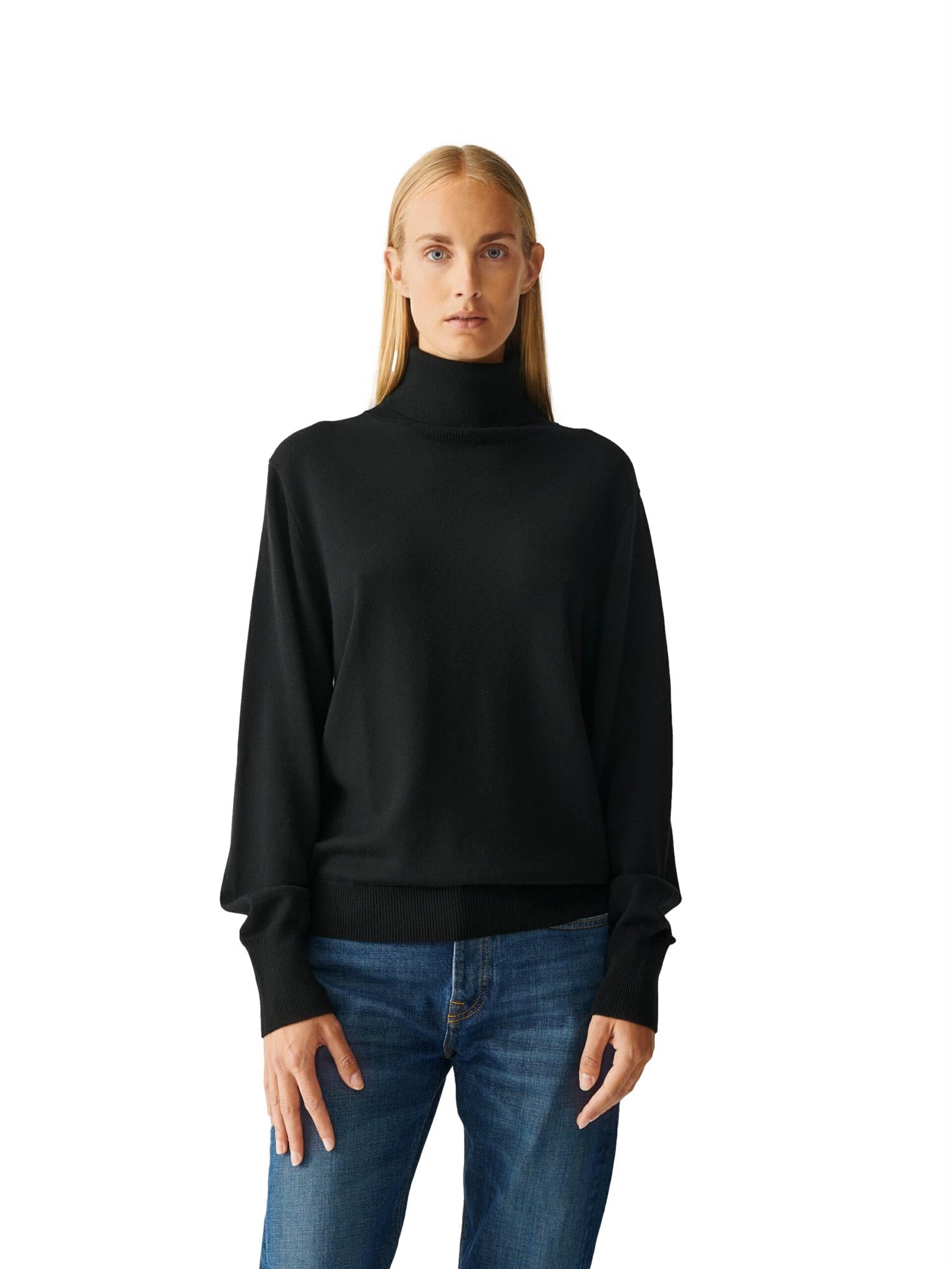 Julie Josephine Light Merino Classic Polo Genser Sort - modostore.no